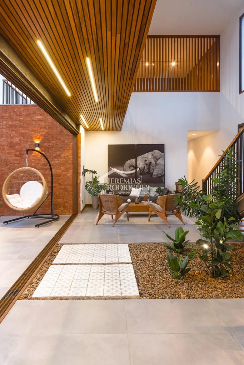 Maravilhosa casa com 5 quartos, 438 m² - Colonial Village II - Pindamonhangaba/SP