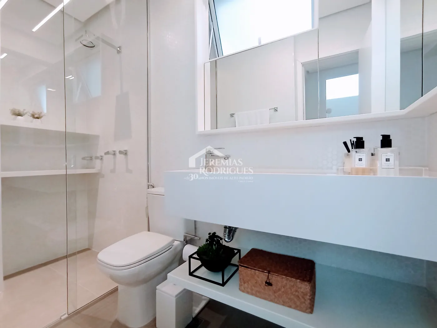 Cobertura duplex à venda com 3 dormitórios, 182 m² no Edifício Vert Residence em Taubaté/SP