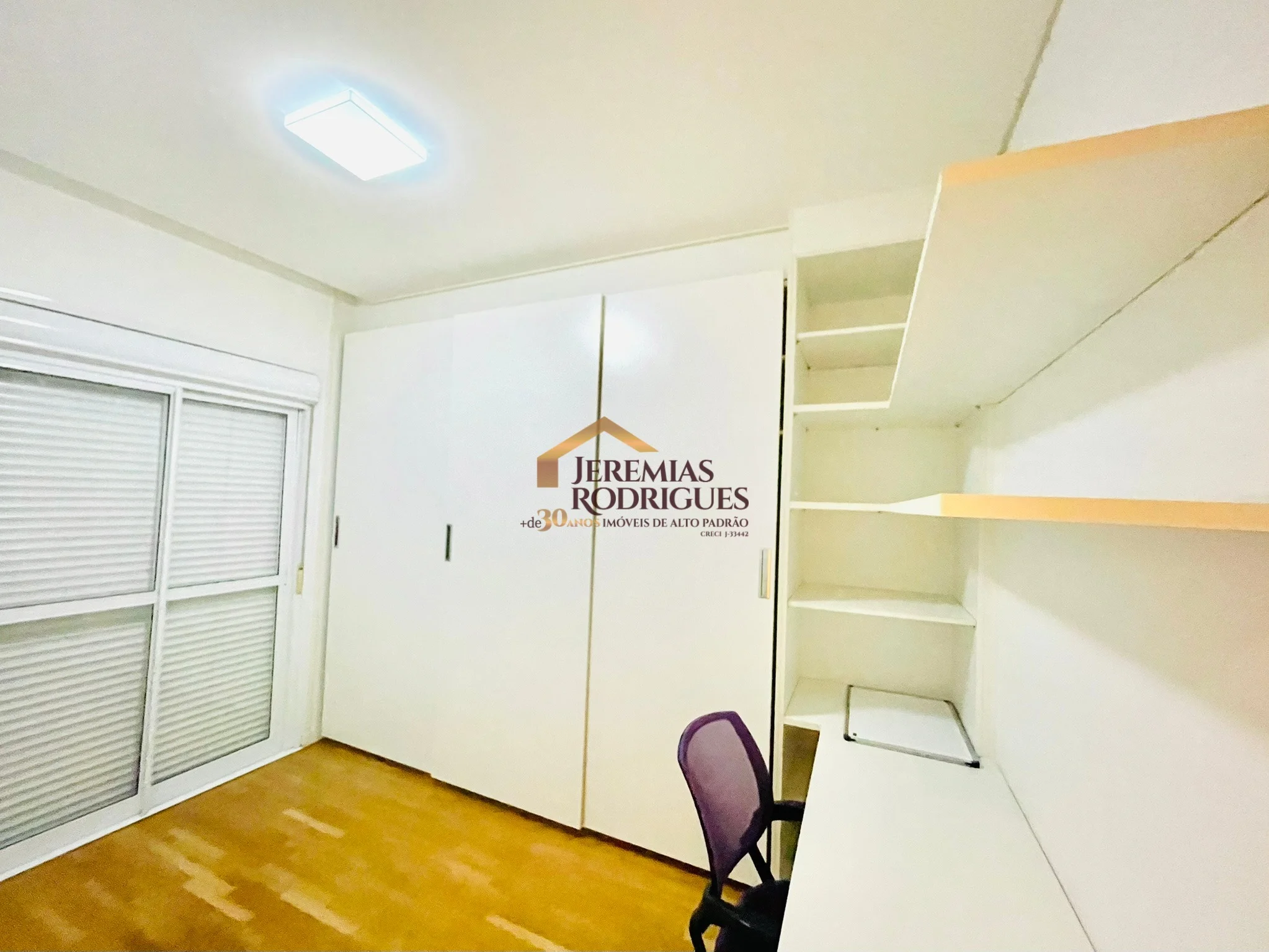 Apartamento Mobiliado para locação e venda no Condomínio Des Arts em Taubaté/SP.