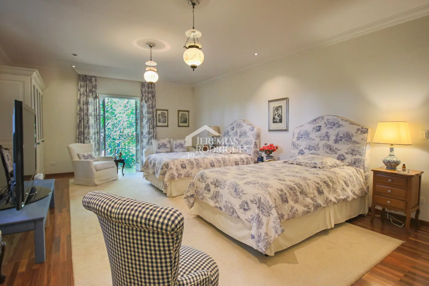 Sobrado com 6 suítes, 615 m² - Vila Inglesa - Campos do Jordão/SP.