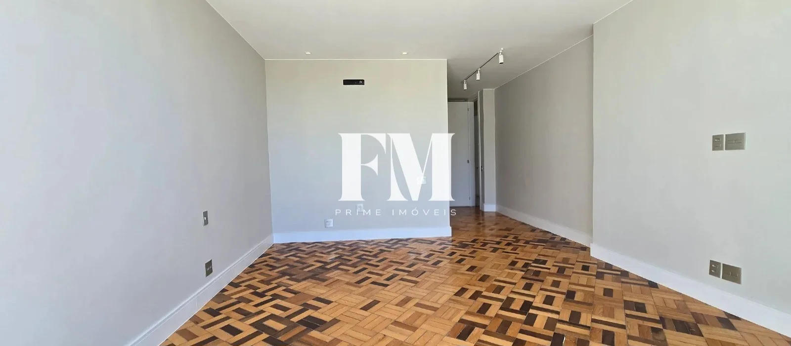 Cobertura linear, toda modernizada à venda no Leblon, São 460m², 4 suítes, vista indevassável! - foto 14
