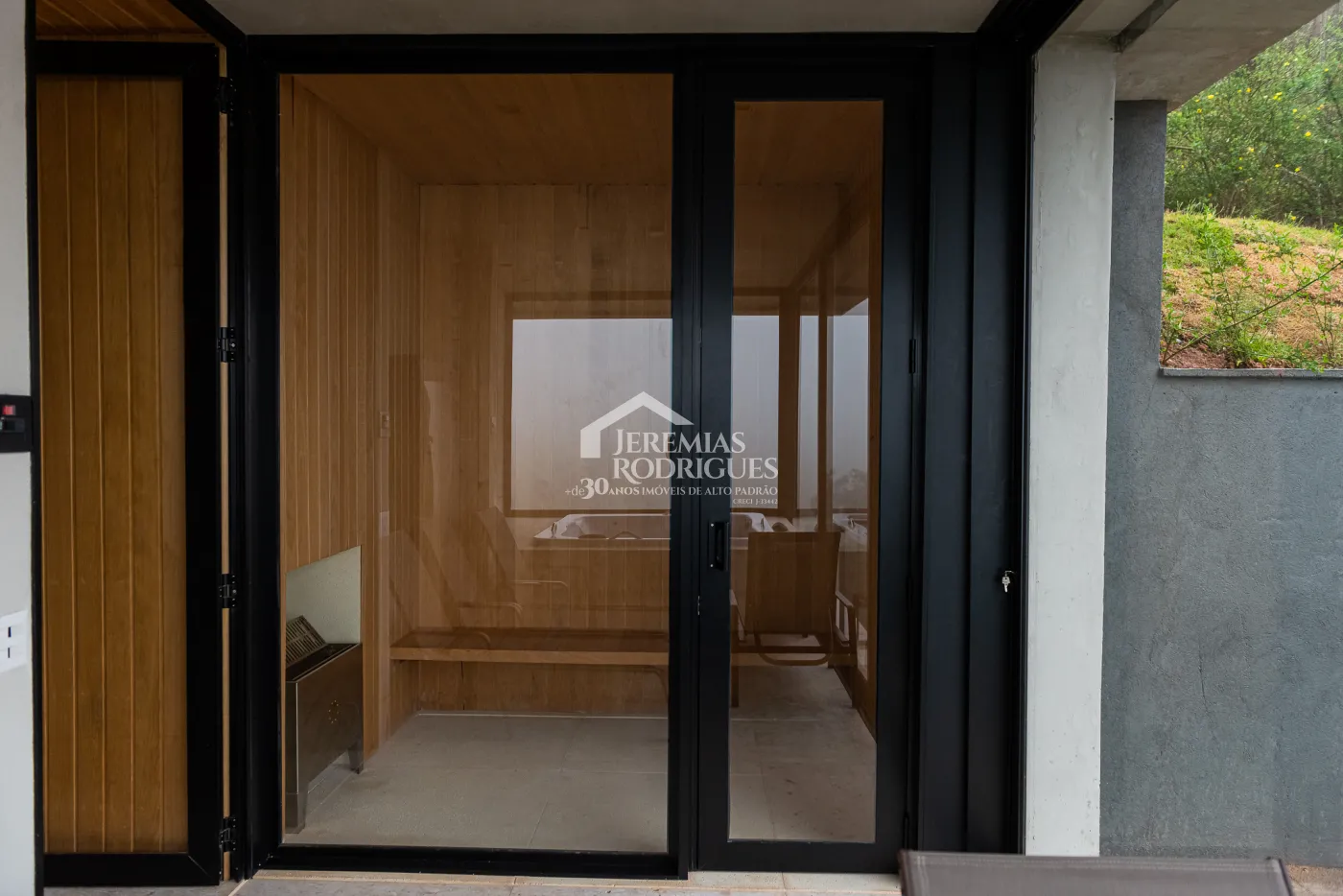 Casa com 5 quartos, 560 m²- Colinas Capivari - Campos do Jordão/SP