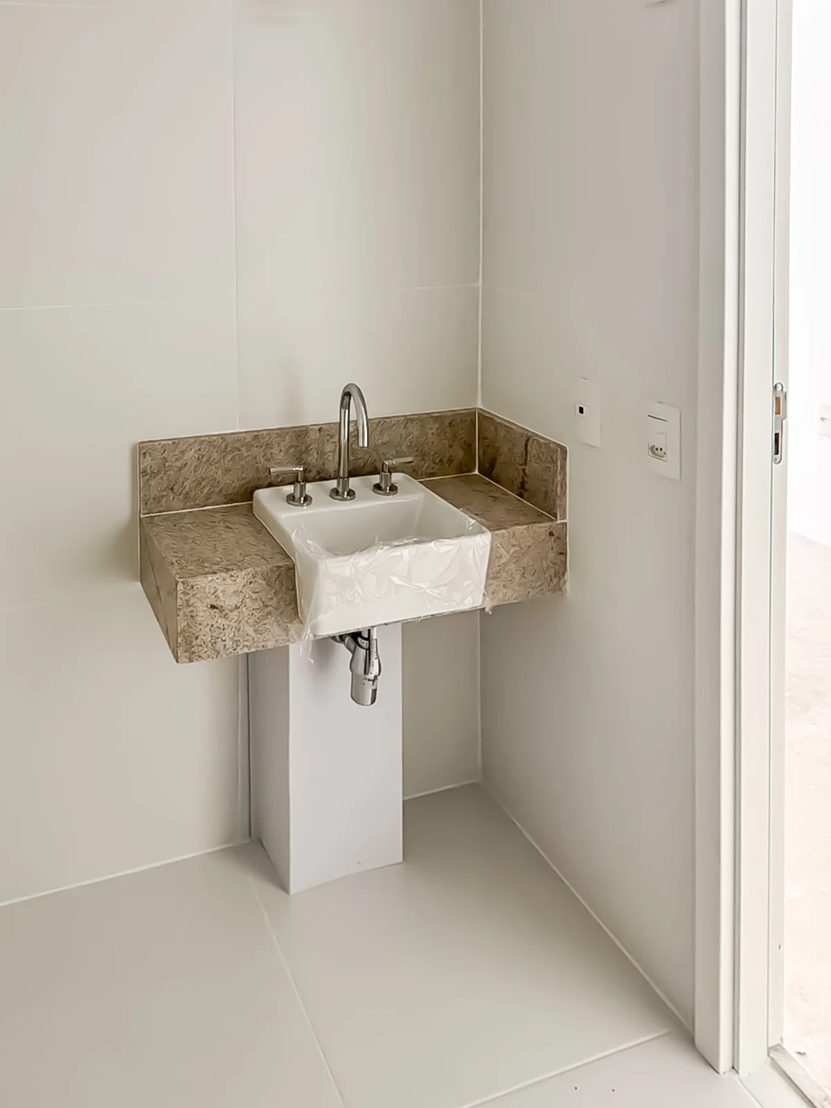 Studio 29 m² | 350 m do metrô Santa Cruz