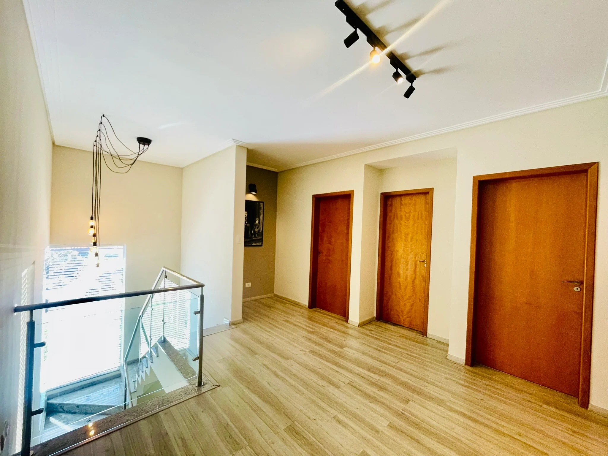 Casa à venda com 4 dormitórios no Condomínio Campos do Conde III em Tremembé/SP. 