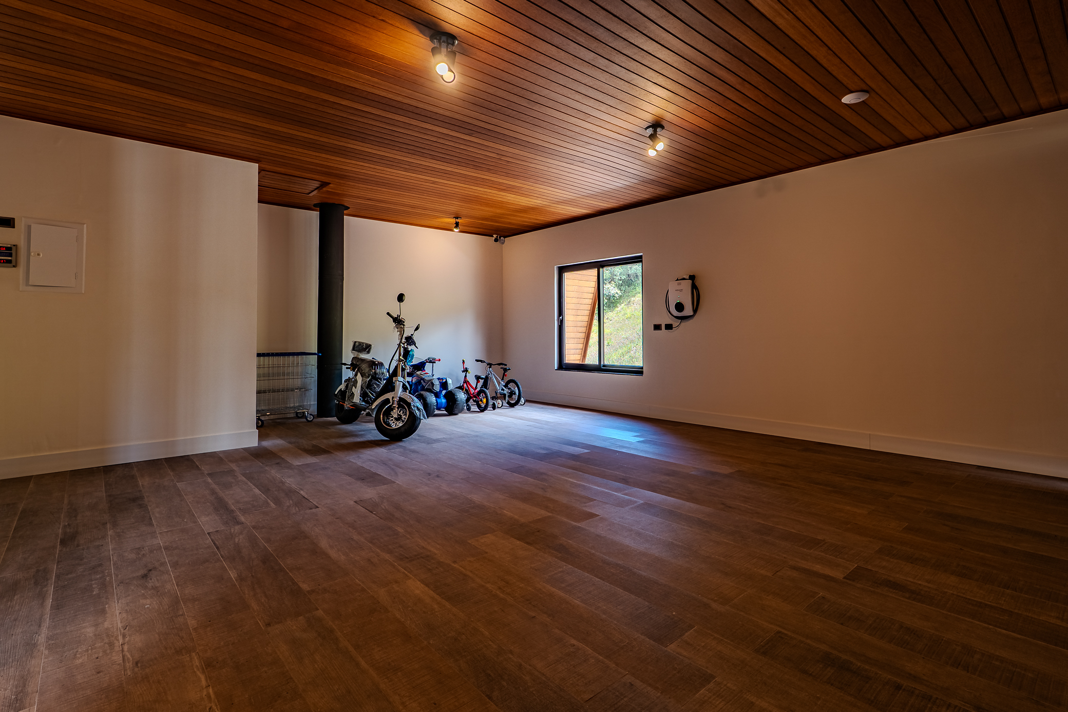 Mansão à venda com 5 suítes no Condomínio Reserva Figueiredo em Campos do Jordão/SP. 