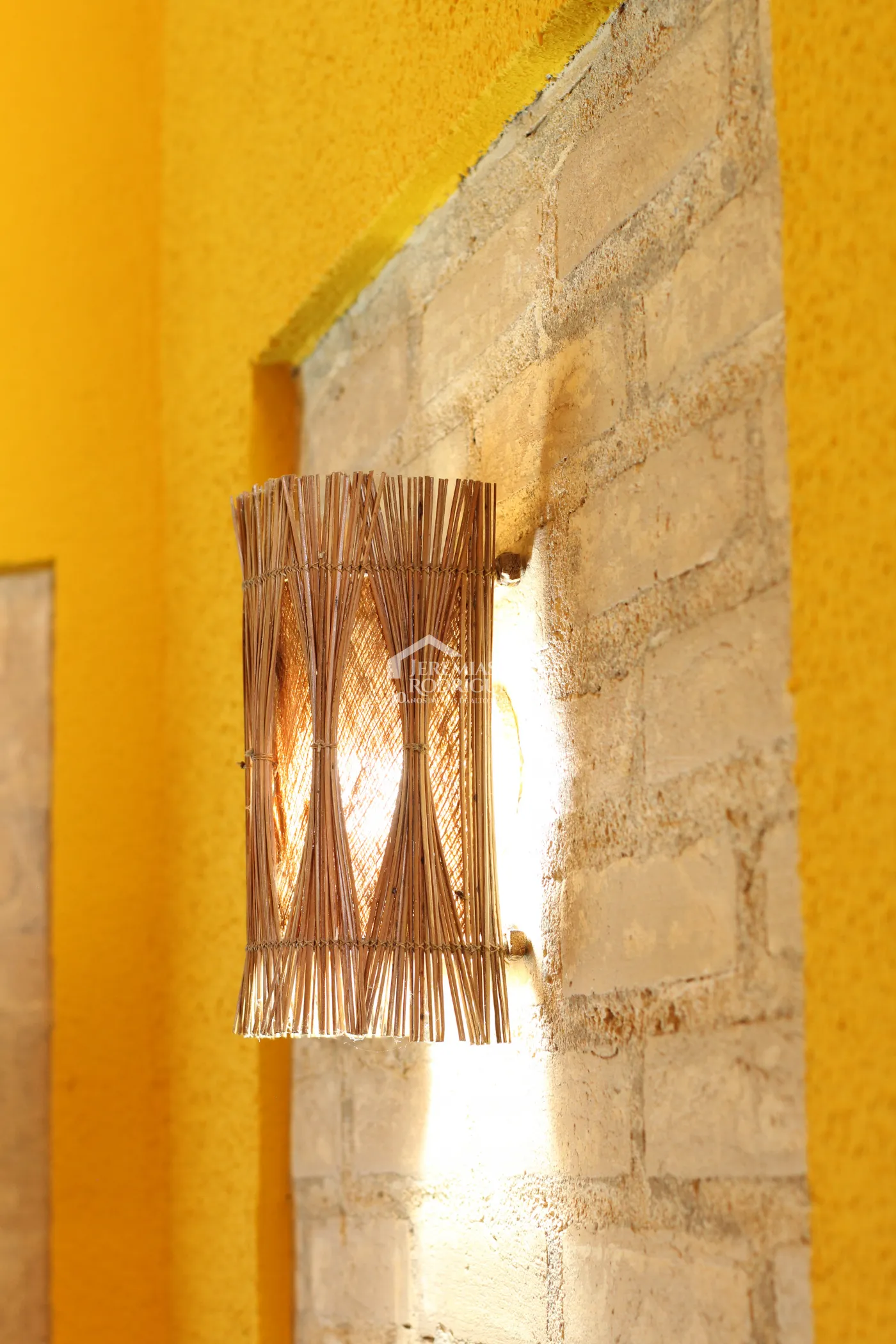 Casa para venda e locação com 5 dormitórios no Condomínio Taubaté Village em Taubaté/SP.