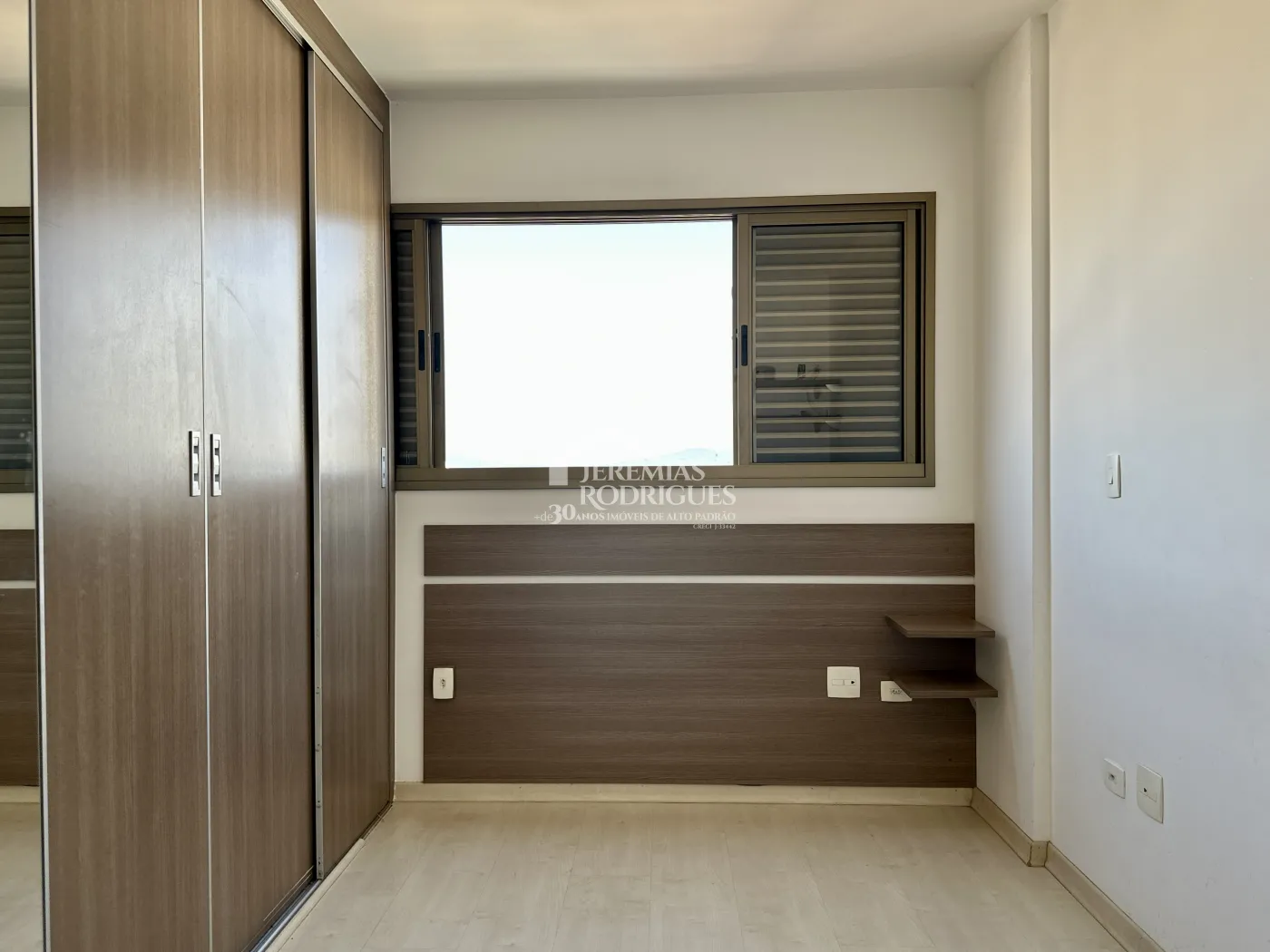 Apartamento com 3 dormitórios, 125 m² - Edifício Jabuticabeiras - Taubaté/SP.