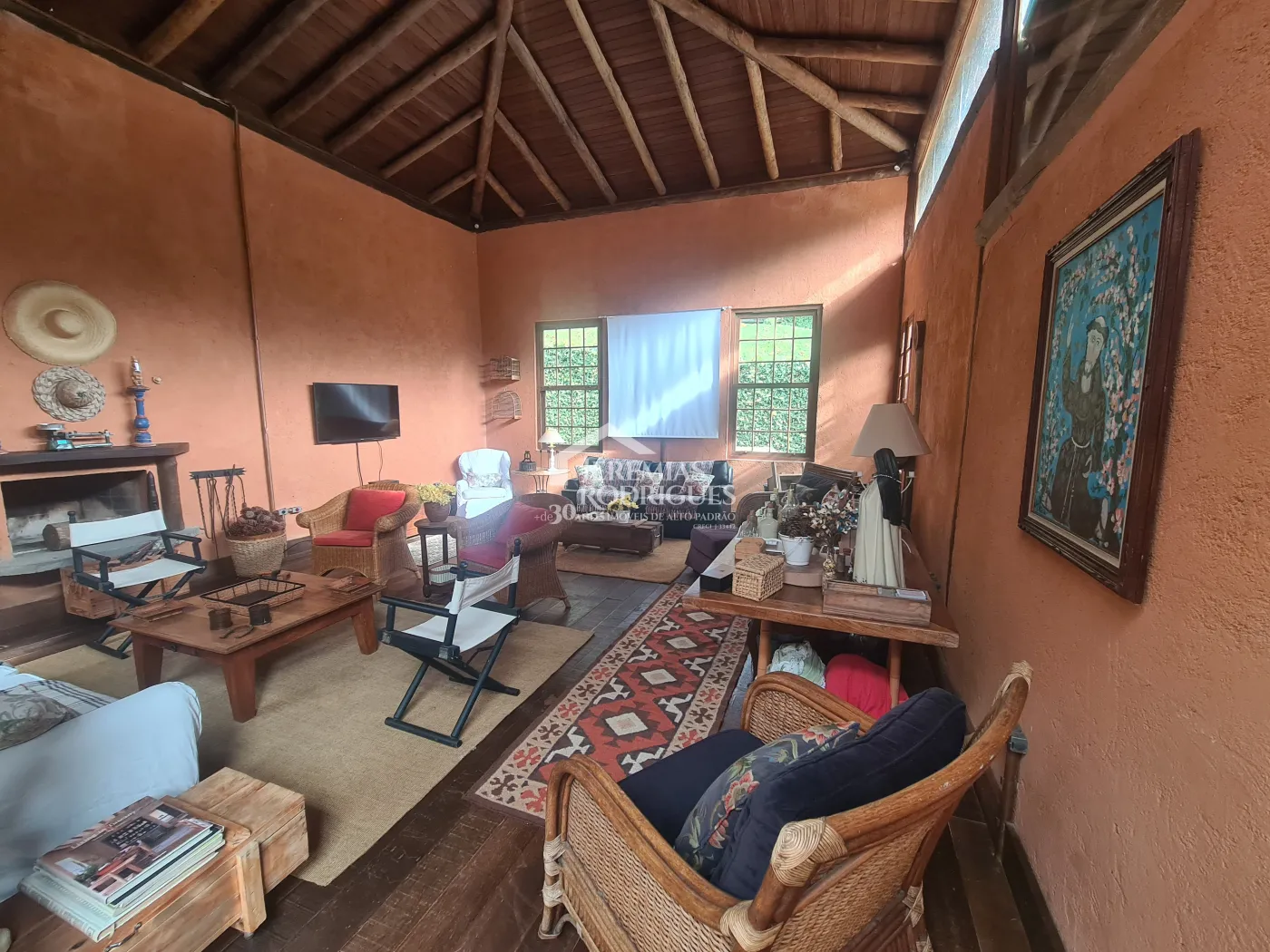 Chácara à venda com 400 m² no bairro Santa Cruz em Santo Antônio do Pinhal/SP.