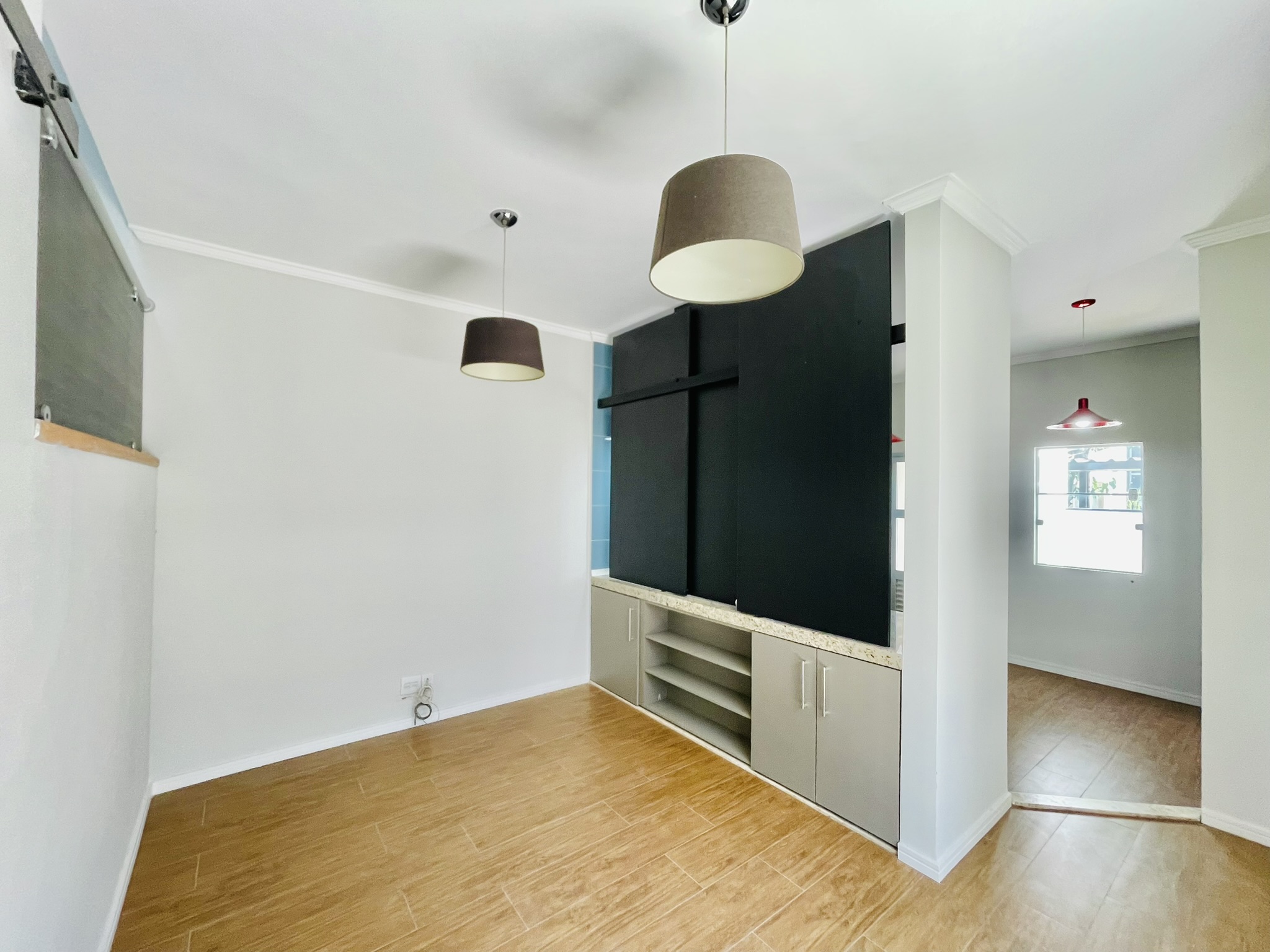 Casa à venda com 3 suítes no Condomínio Campos do Conde II em Tremembé/SP.