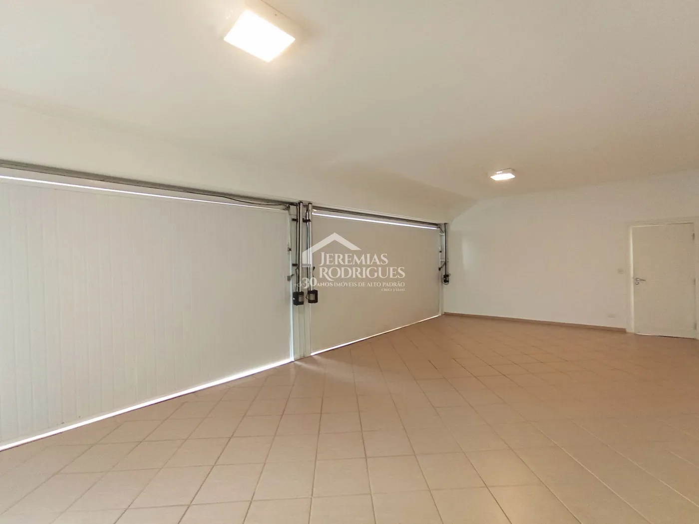 Casa à venda com 4 dormitórios no Condomínio Taubaté Village em Taubaté/SP.