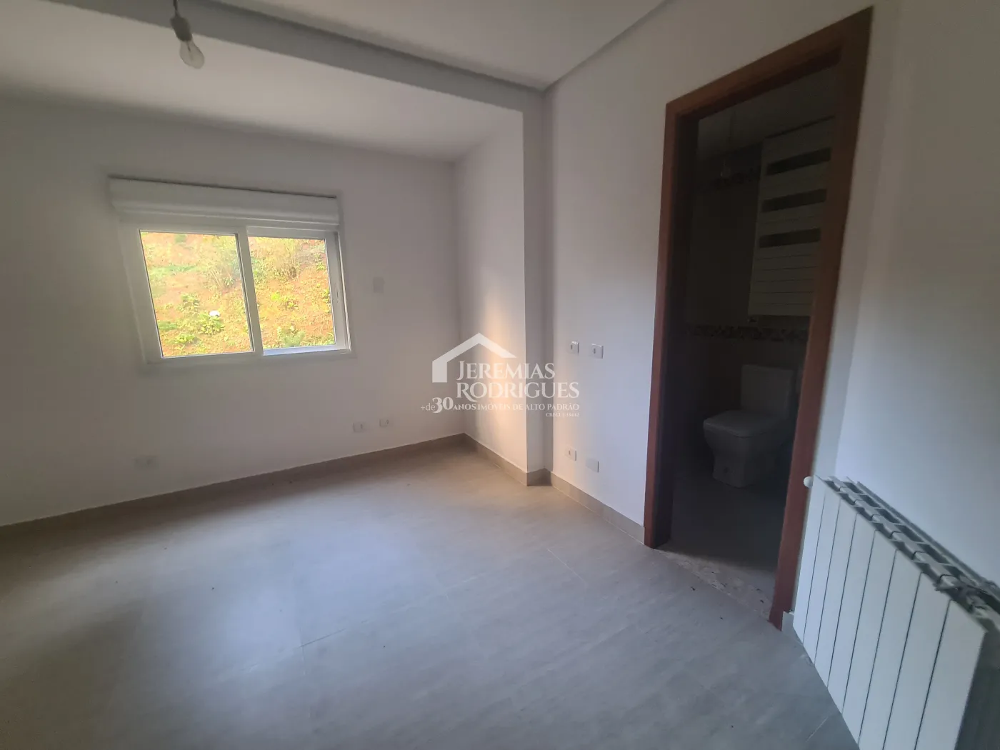 Apartamento para venda com 3 dormitórios no Condomínio Vila Americana em Campos do Jordão/SP