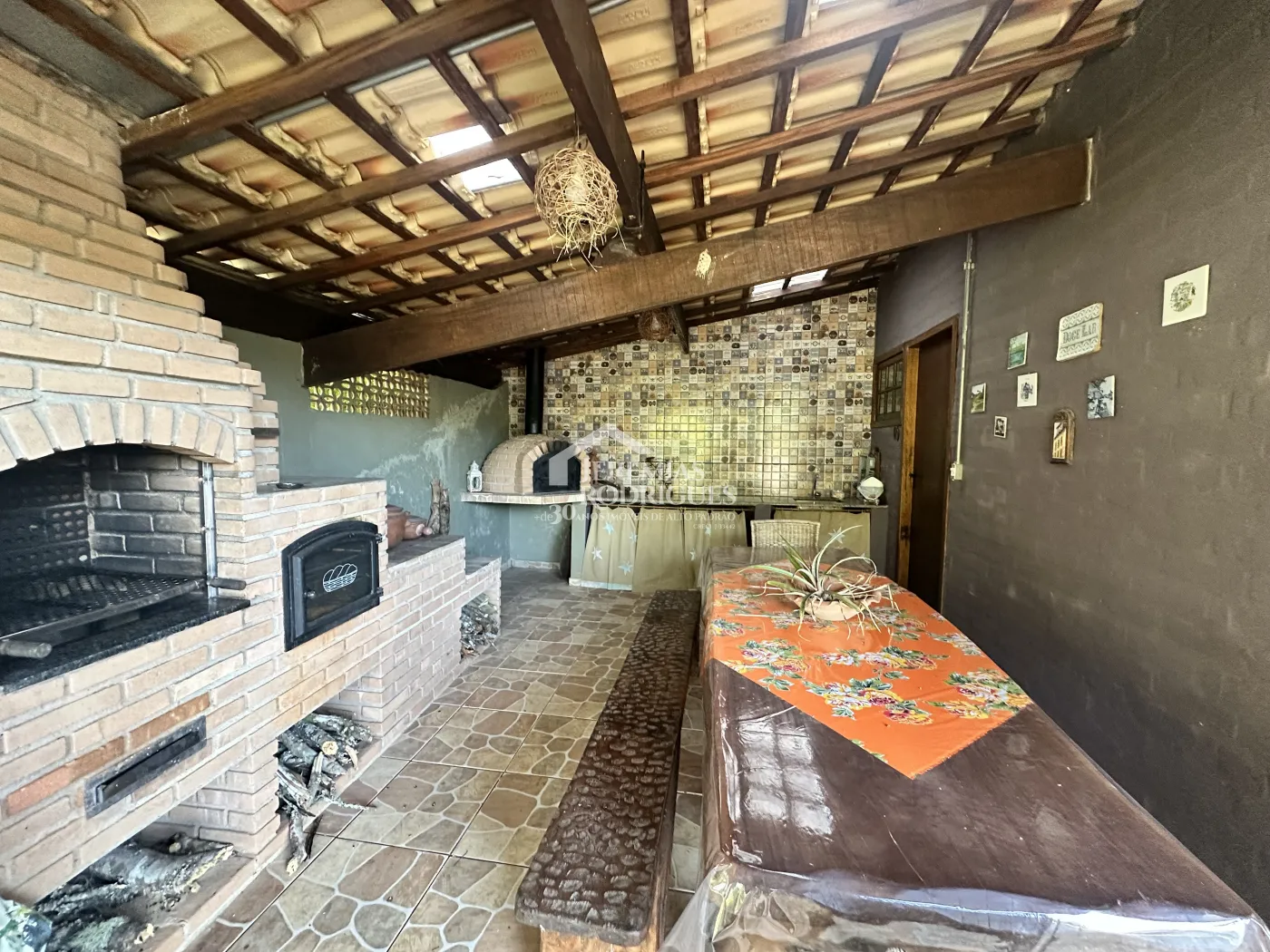 Casa à venda com 3 suítes no Centro em Santo Antônio do Pinhal/SP