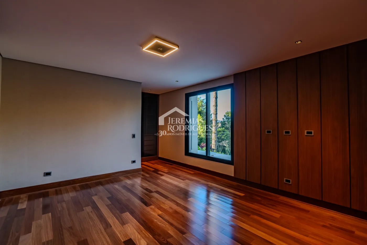 Casa de 2727 m² à venda por R$ 15.000.000,00 - Campos do Jordão/SP