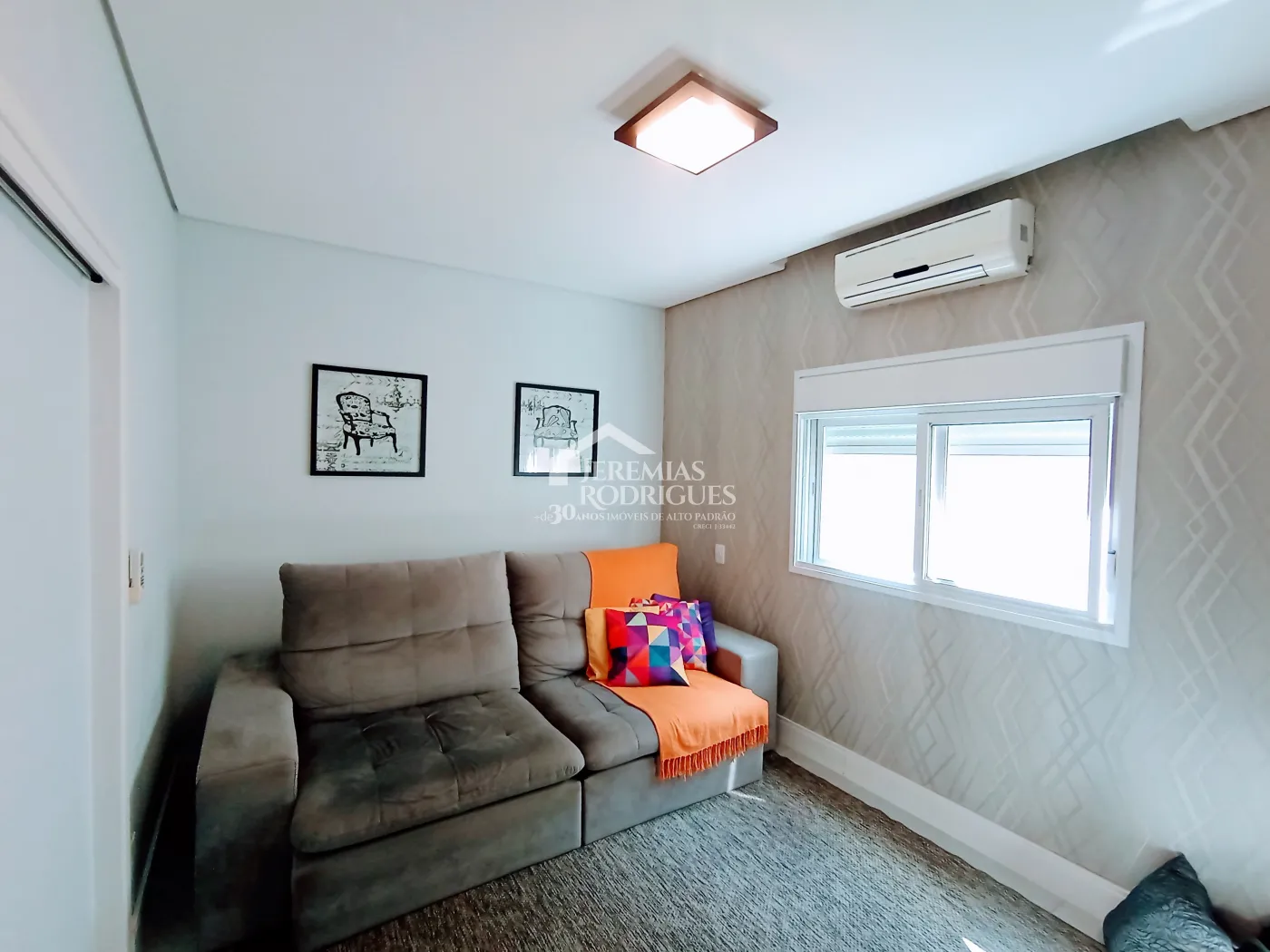 Casa à venda com 4 suítes no Condomínio Altos da Serra VI em São José dos Campos/SP