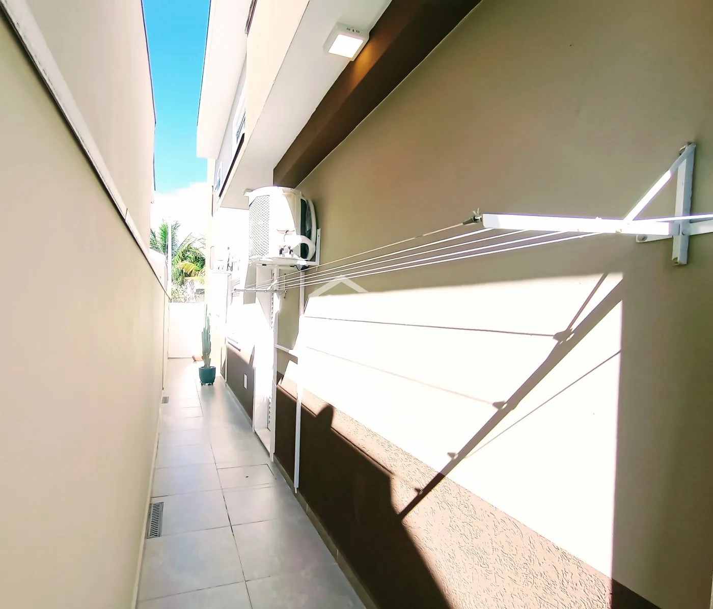 Casa à venda com 4 suítes no Condomínio Altos da Serra VI em São José dos Campos/SP