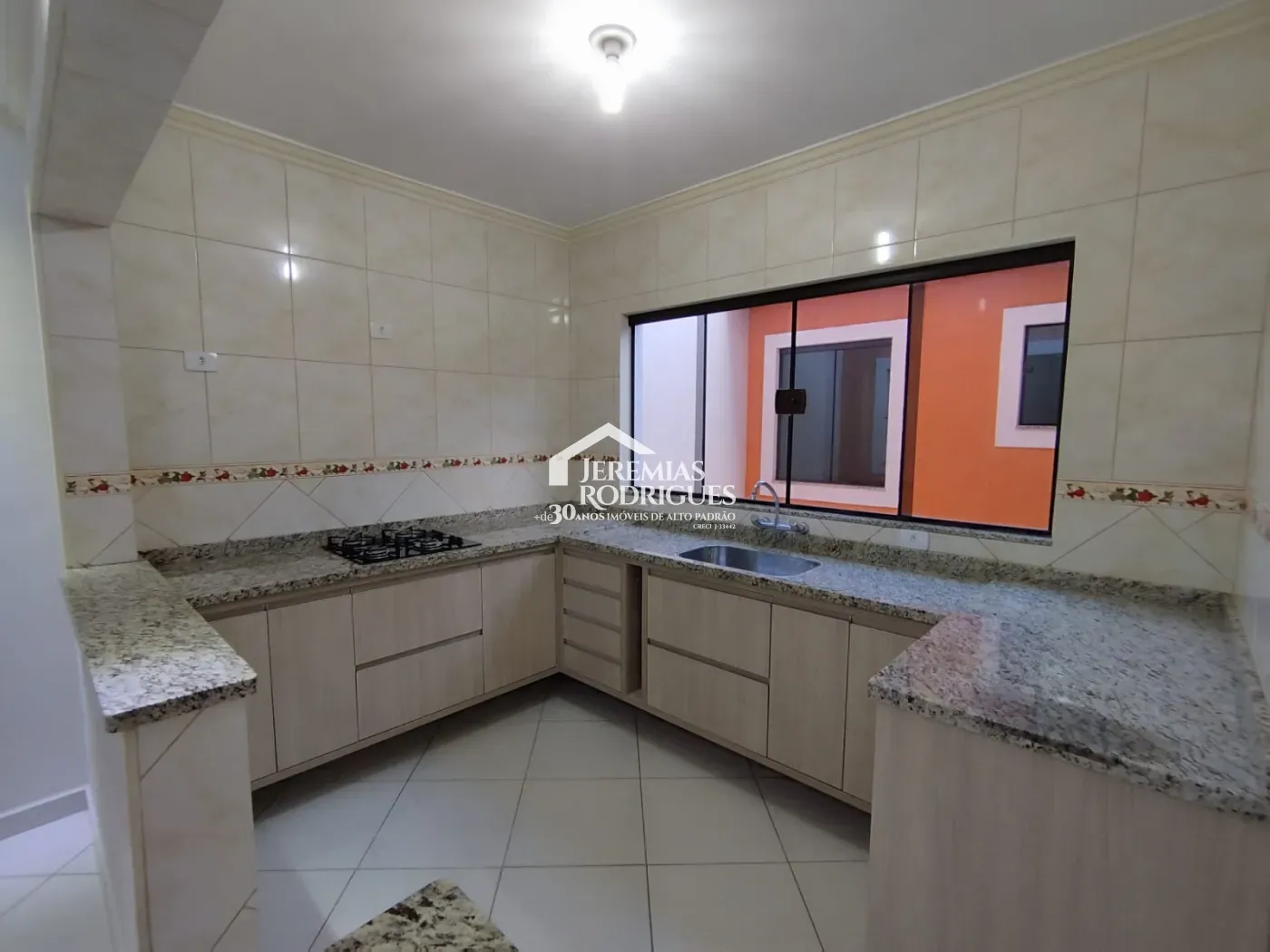Casa à venda com 4 dormitórios no bairro Alto do Cardoso em Pindamonhangaba/SP.