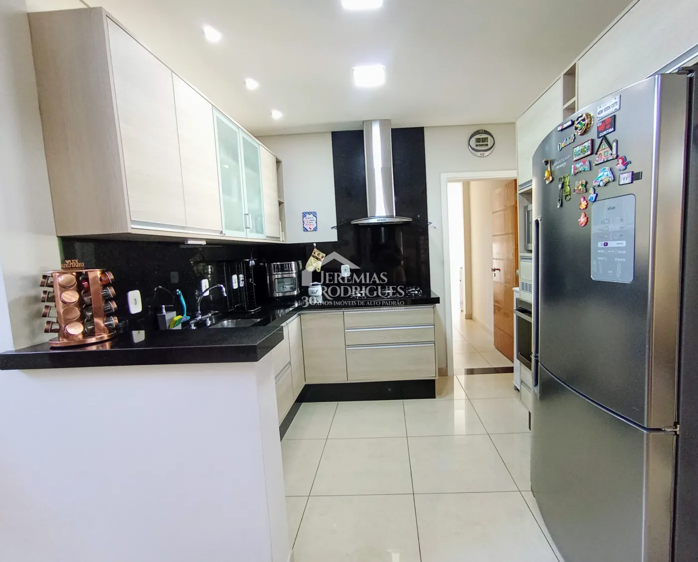 Casa para venda com 3 dormitórios no Condomínio Campos Do Conde II Versailles em Tremembé/SP