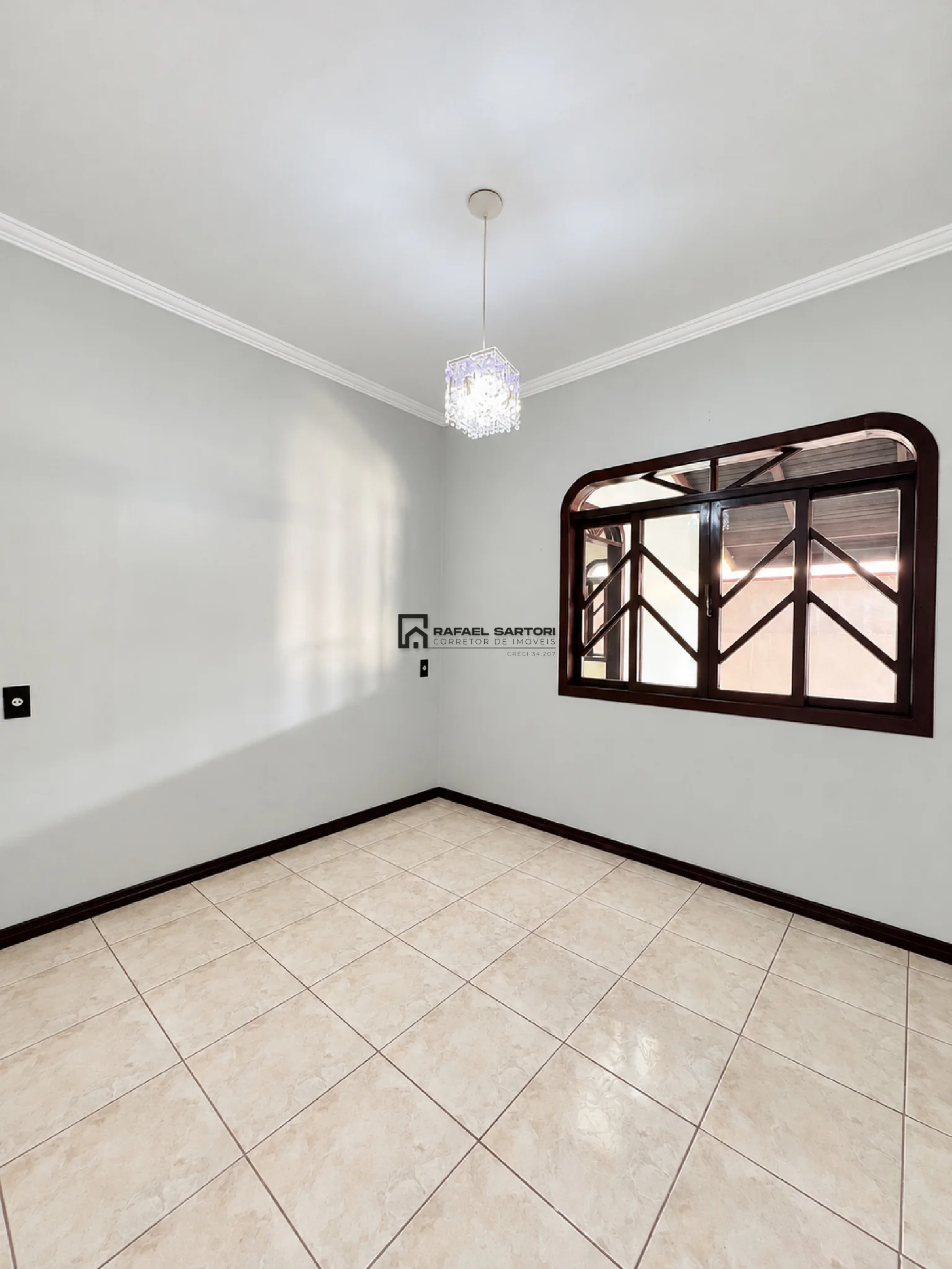 CASA COM 05 QUARTOS BAIRRO CENTENÁRIO - foto 9
