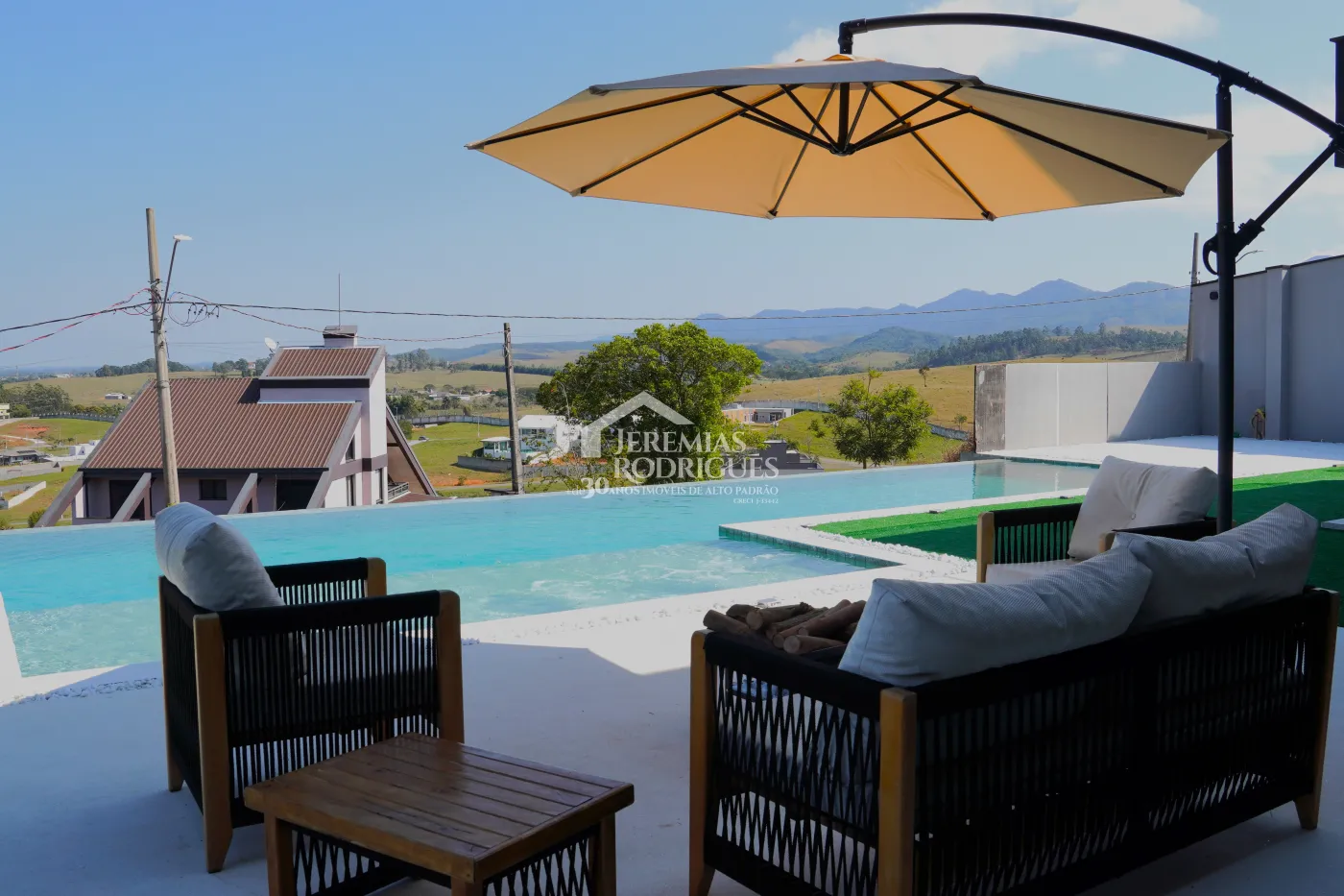 Casa com 4 dormitórios, 550 m² - Condomínio Village da Serra - Tremembé/SP