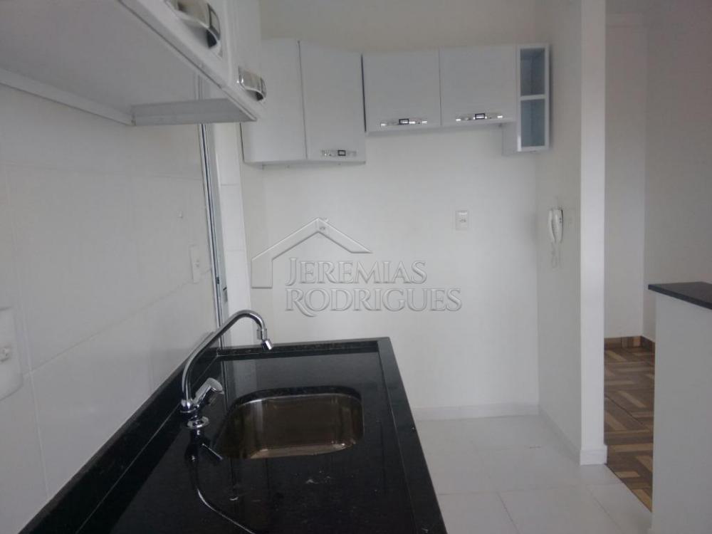 Apartamento com 3 dormitórios para locação, 89M² no Edifício New Way Tower em Pindamonhangaba/SP