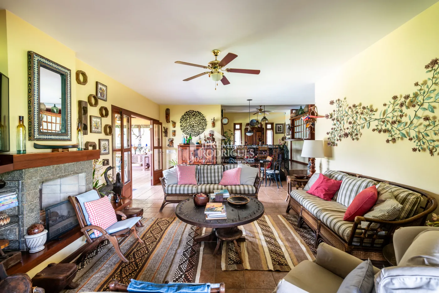 Sitio com 9 suítes, 2.600 m² - Piracaia/SP.