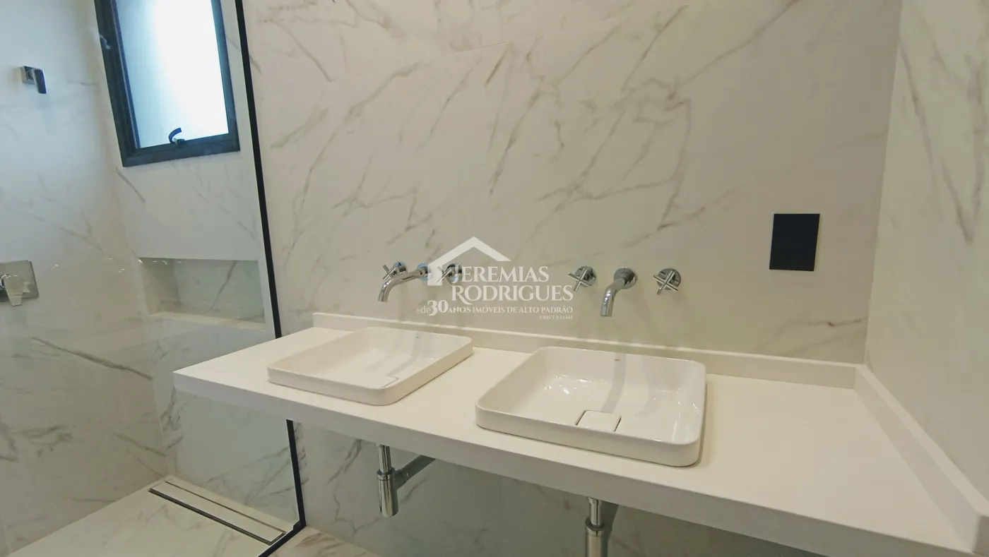 Casa à venda com 4 dormitórios no Condomínio Terras de San Marco em Taubaté/SP.