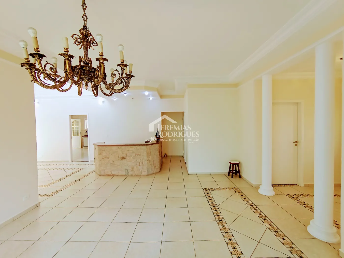 Casa para locação com 4 dormitórios no Condomínio Taubaté Village em Taubaté/SP.