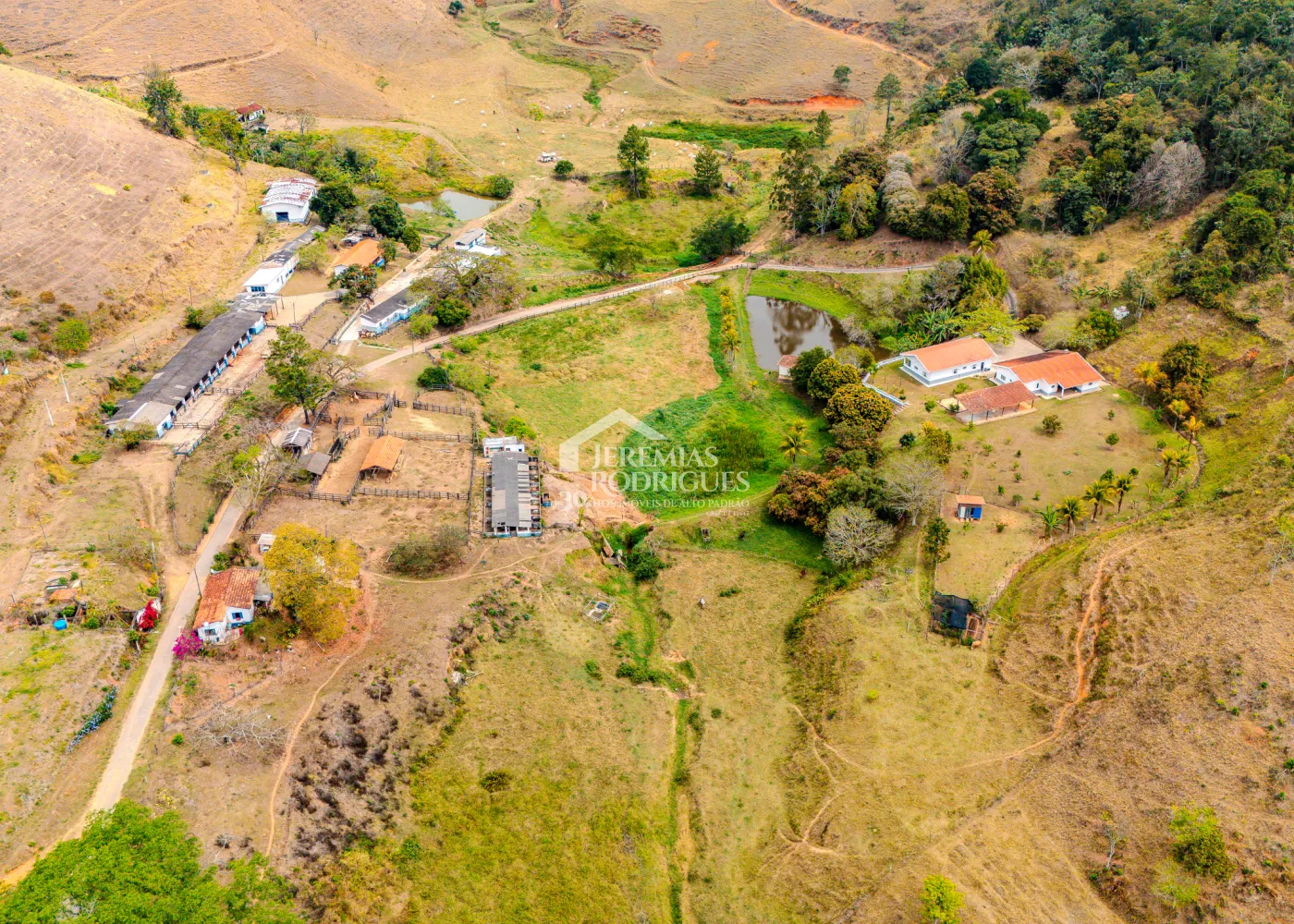 Fazenda à venda com 400 alqueires em São Jose do Barreiro/SP.