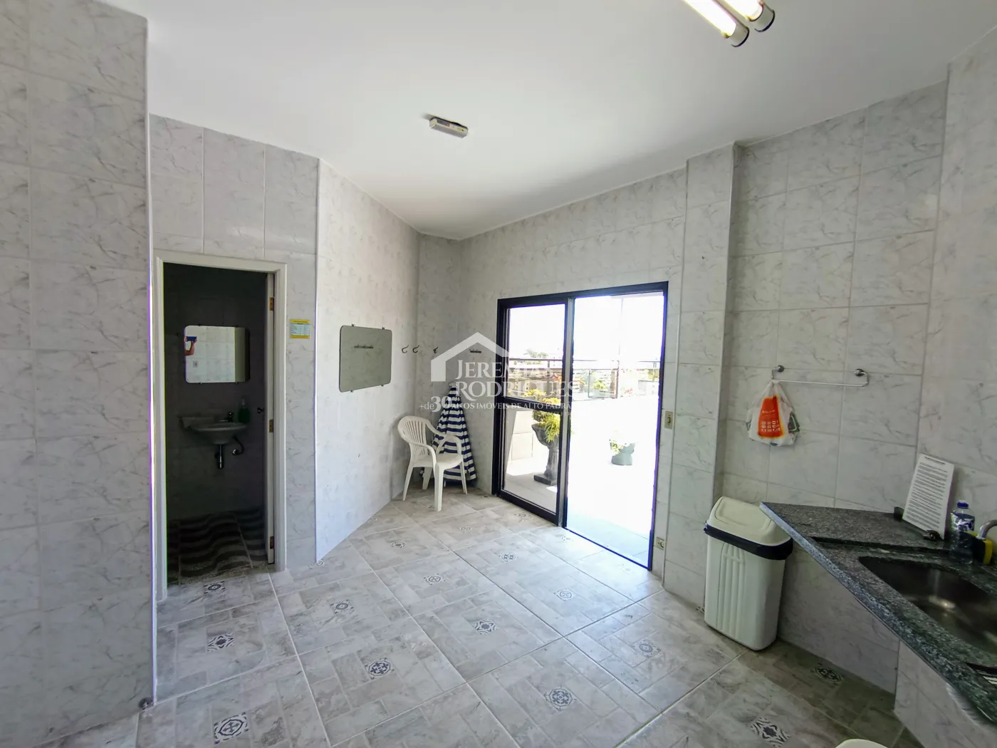 Apartamento para venda com 2 suítes no Edifício Rosa Abirached em Taubaté/SP