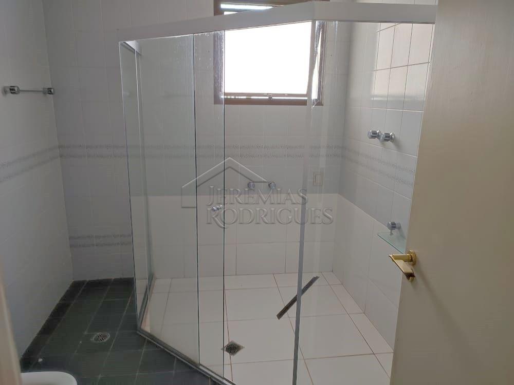 Apartamento para locação com 3 dormitórios, 256 m² no Edifício Plaza Alta em Taubaté/SP.