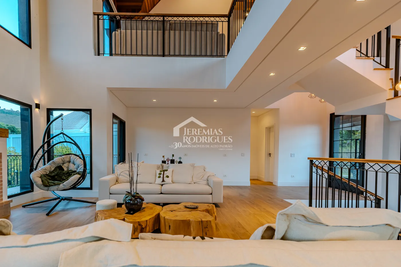 Casa à no Condomínio Recanto do Sol em Campos do Jordão/SP