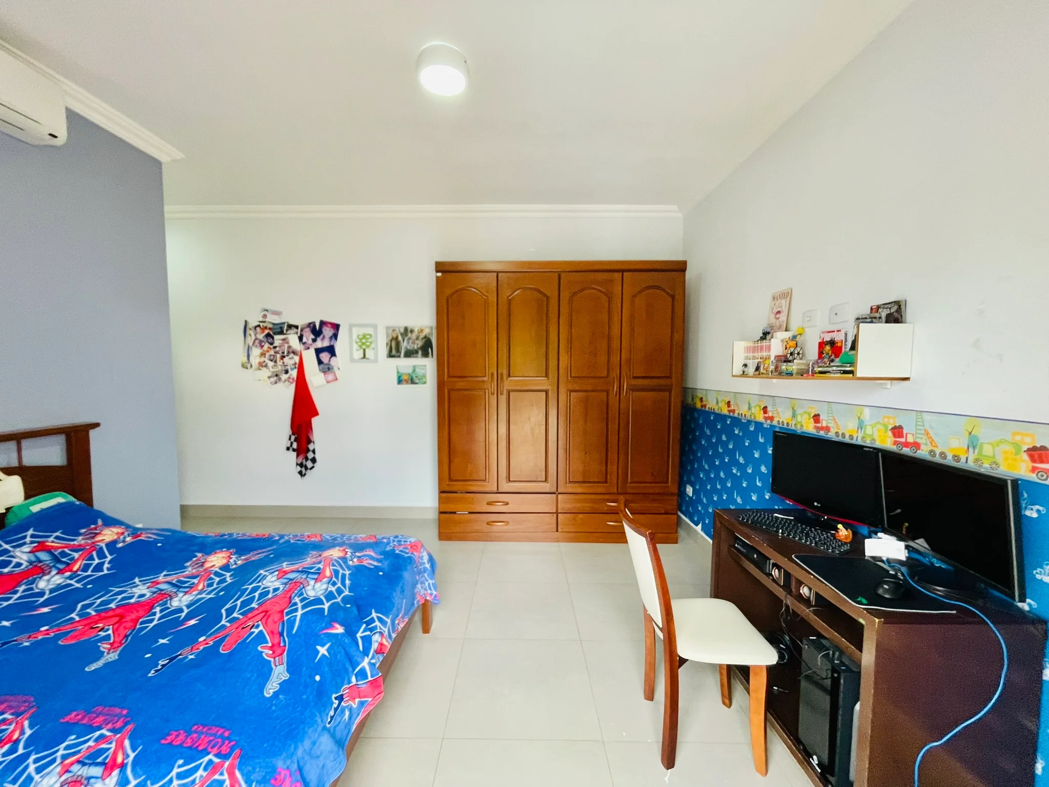 Casa à venda com 4 dormitórios no Condomínio Jardim Oásis em Taubaté/SP. 
