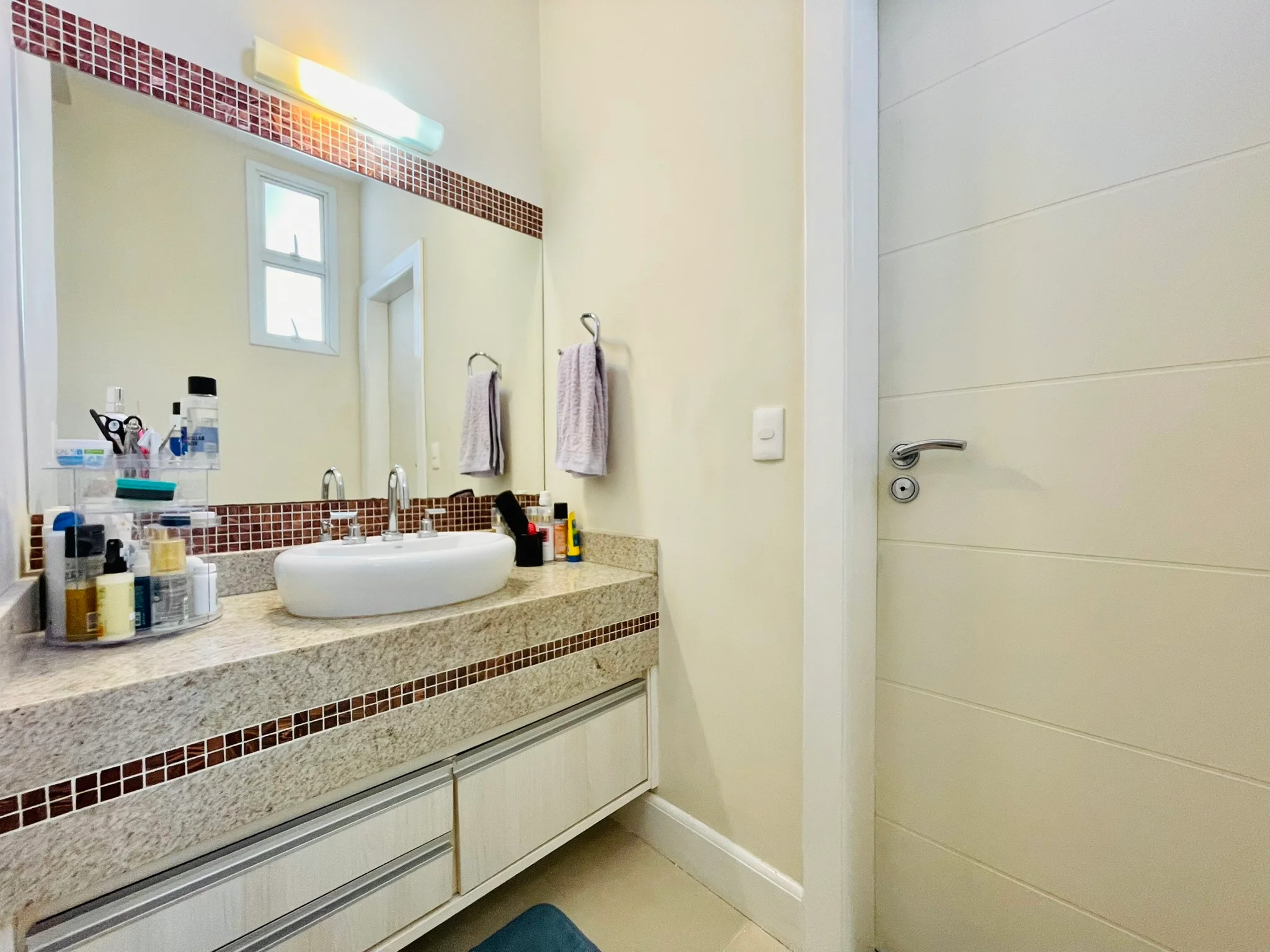 Casa à venda com 4 dormitórios no Condomínio Campos do Conde II em Tremembé/SP.