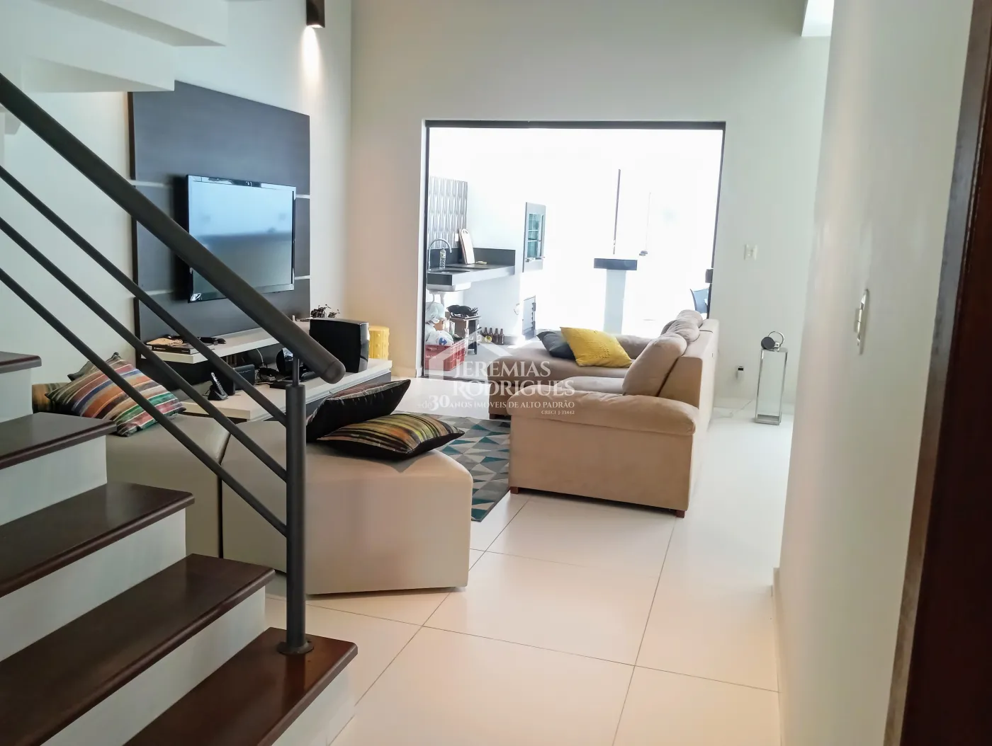 Casa à venda com 3 dormitórios no Condomínio Campos do Conde I em Tremembé/SP.