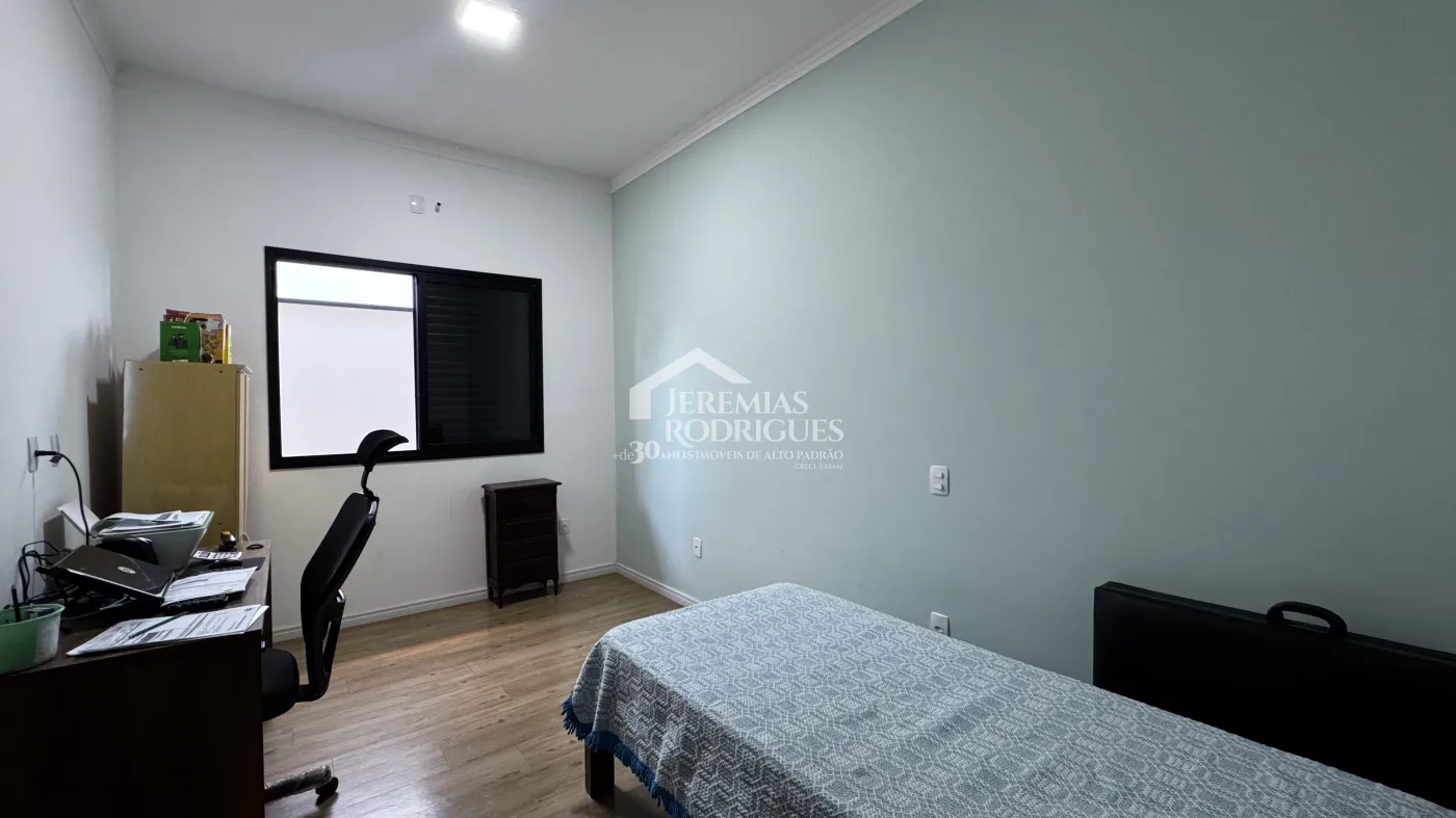 Casa à venda com3 suítes no Condomínio Reserva dos Lagos em Pindamonhangaba/SP.