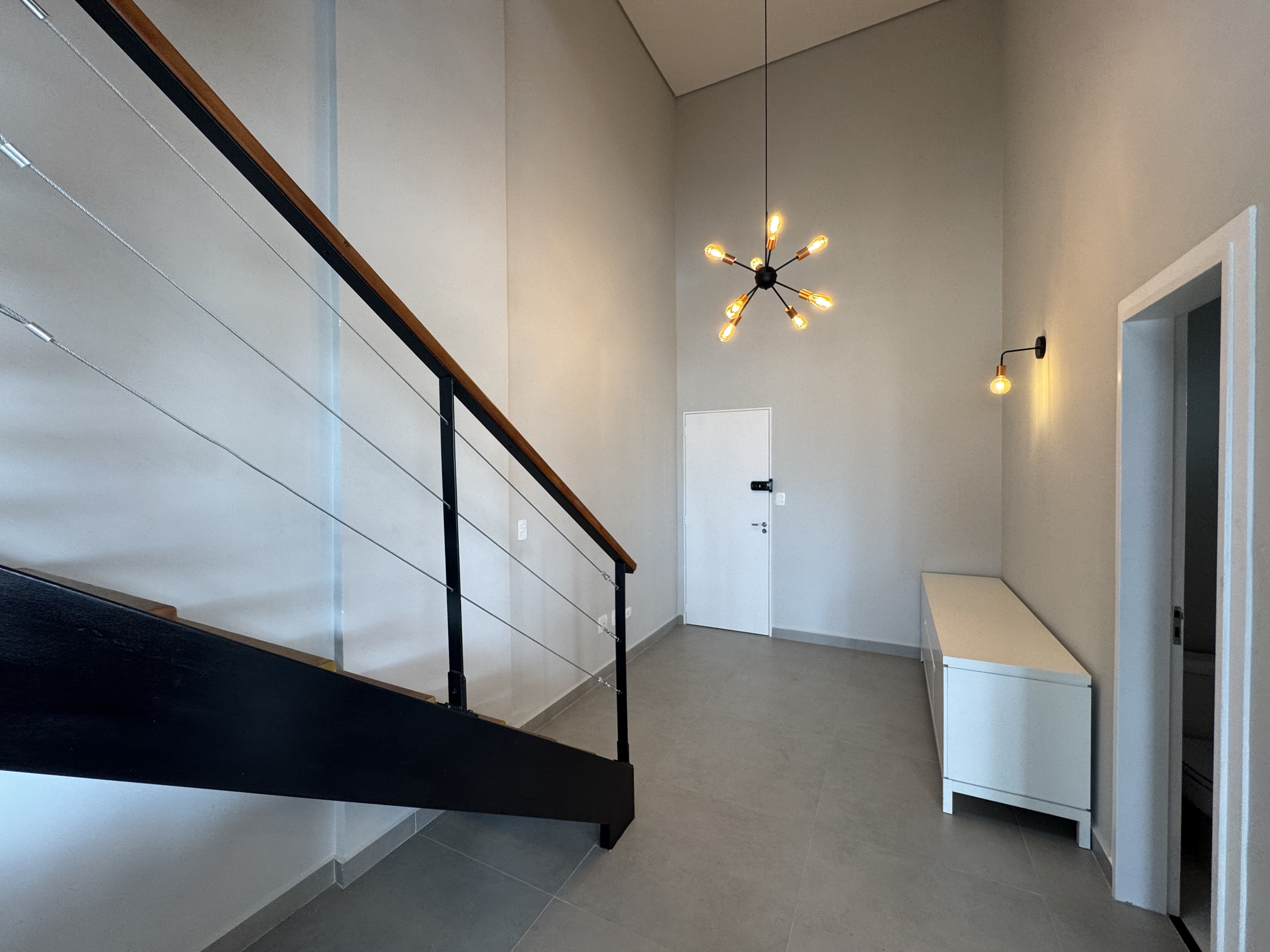 Apartamento triplex para venda e locação com 3 dormitórios, 119 m² no Edifício Jabuticabeiras em Taubaté/SP.