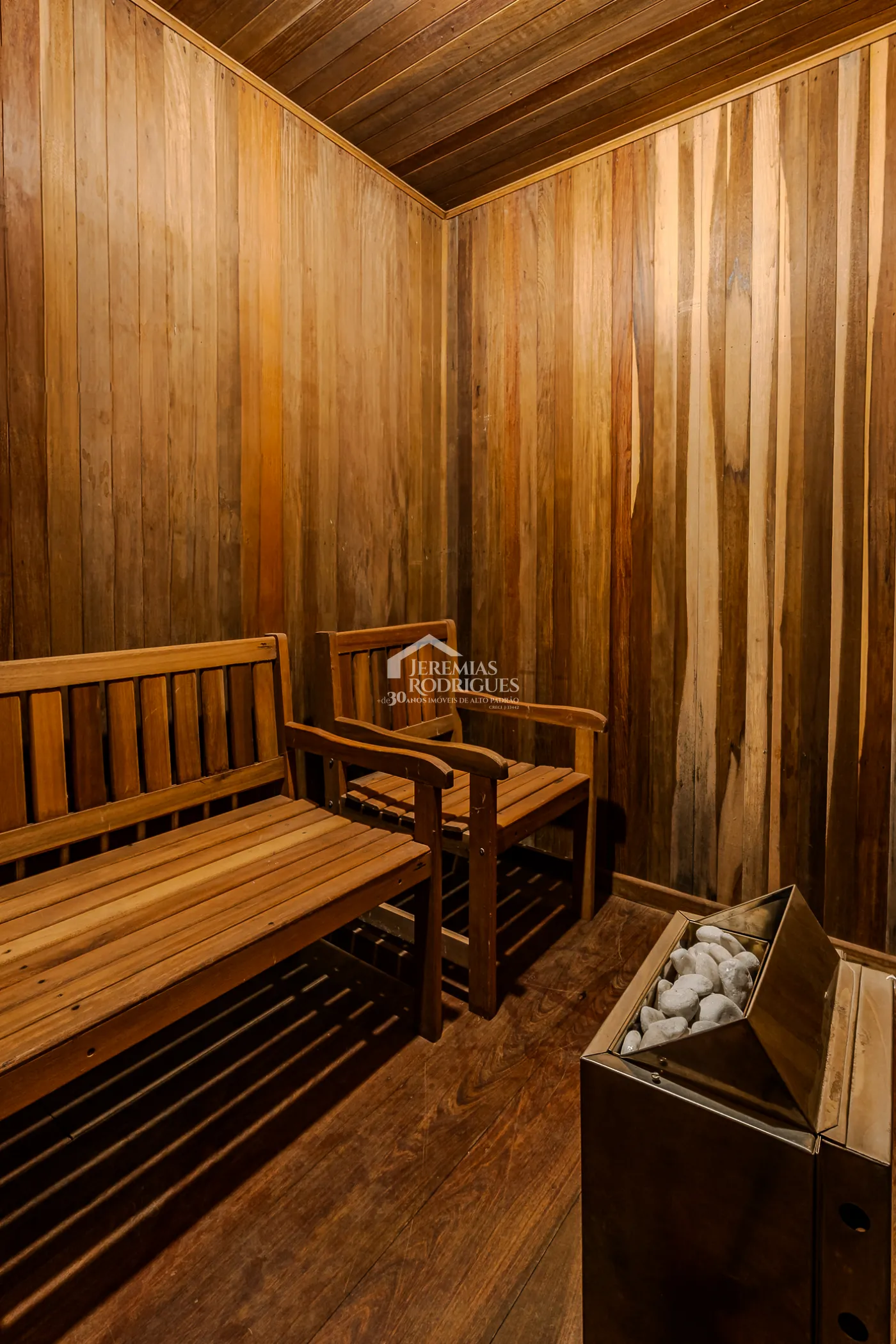 Casa para venda e locação com 5 suítes no Jardim Véu da Noiva em Campos do Jordão/SP