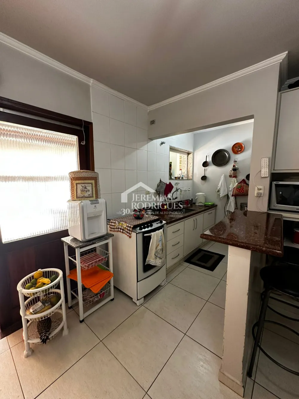 Casa à venda com 6 dormitórios no bairro Jardim das Nações em Taubaté/SP.