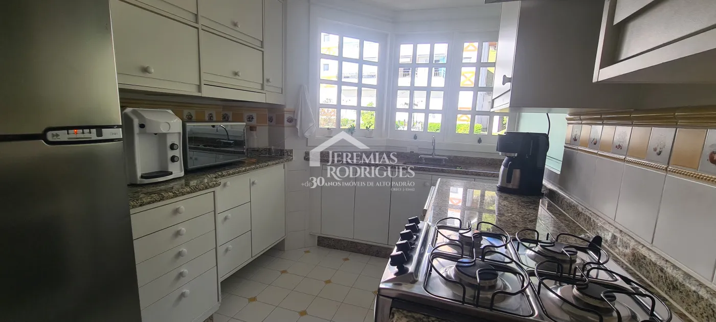 Apartamento à venda com 4 suítes no Edifício Evergreen em Campos do Jordão/SP