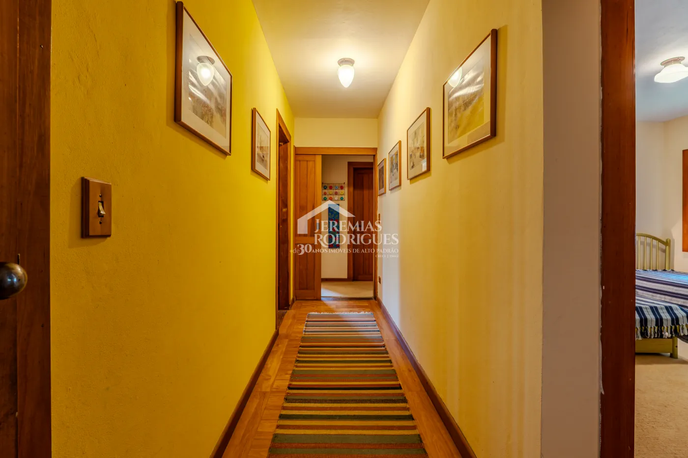 Casa de Campo à venda com 5 suítes no bairro Reinópolis em Santo Antônio do Pinhal/SP