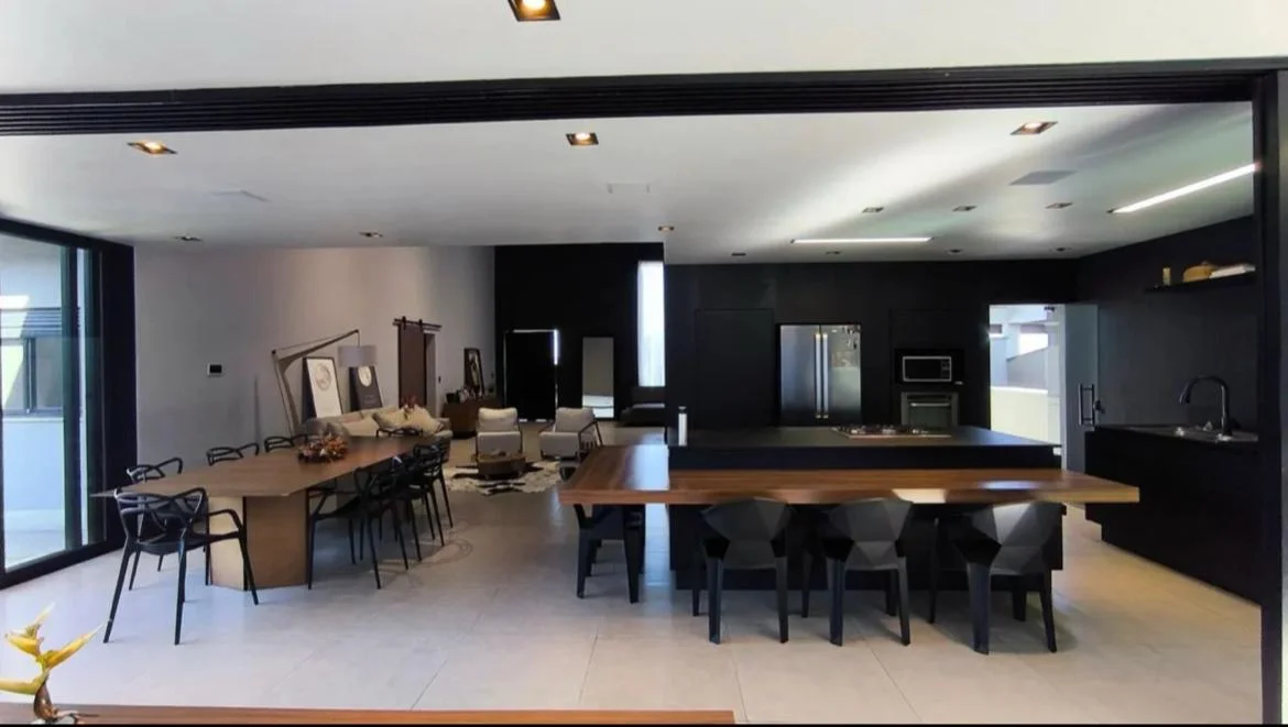 Casa com 3 dormitórios no Condomínio Santa Helena em Caçapava/SP.