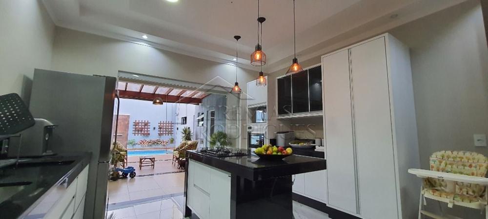 Casa à venda com 3 suítes no Condomínio Parque das Araucárias em Tremembé/SP.