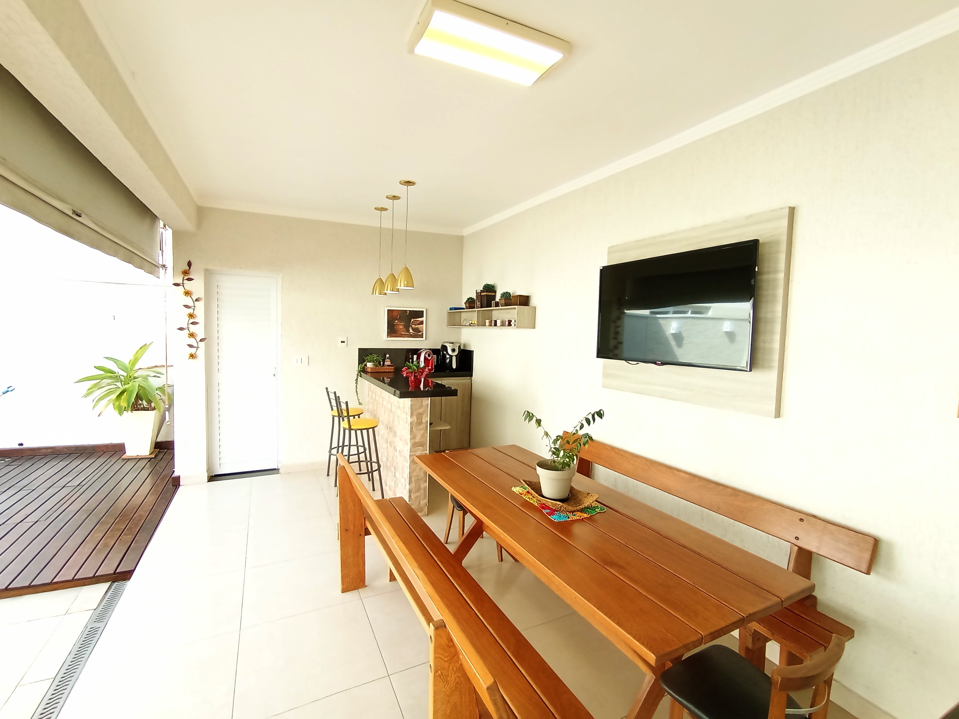 Casa à venda com 2 dormitórios no Condomínio Verdes Vales em Taubaté/SP.