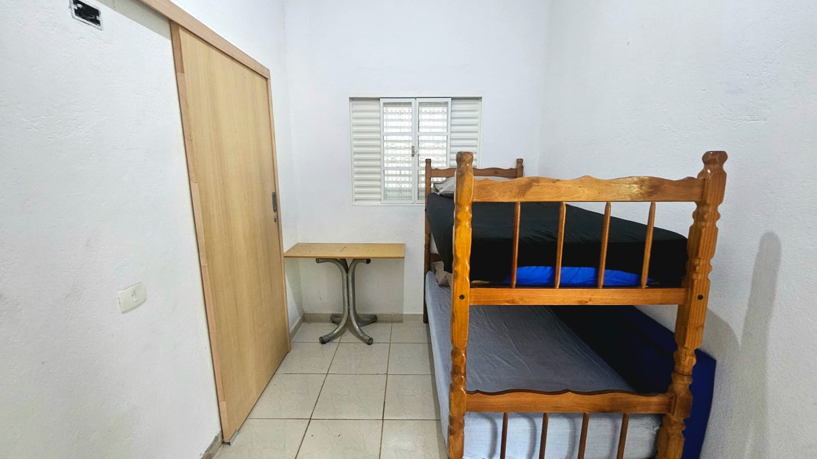 Chácara com 3 suítes, 300 m² - Chácara Ingrid - Taubaté/SP