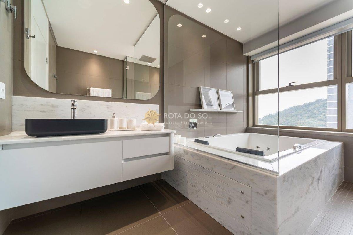 Yachthouse Apartamento Alto Padrão 4 Suítes no Centro de Balneário Camboriú SC