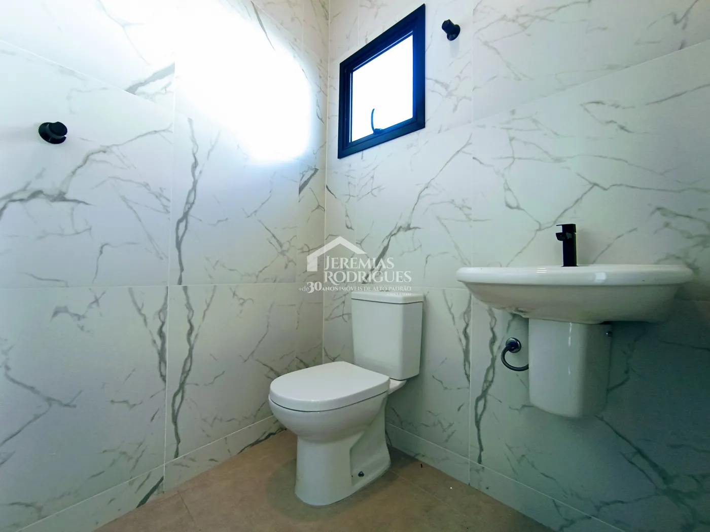 Casa para venda e locação com 3 dormitórios no Condomínio Campos do Conde II - Chambord em Tremembé/SP