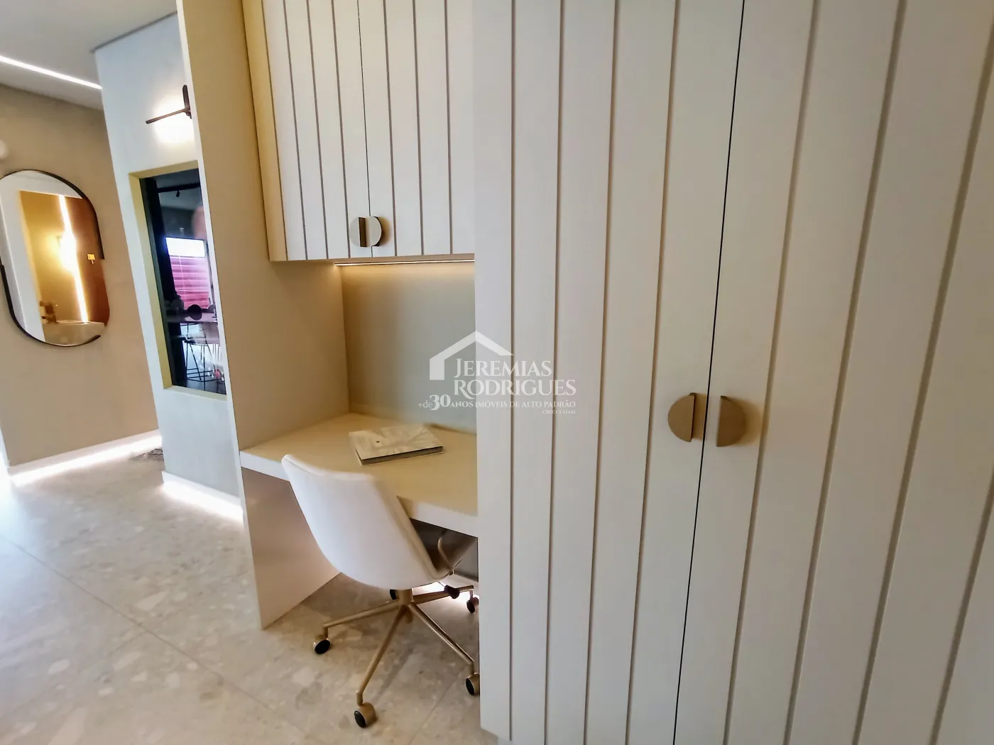Apartamento à venda com 3 dormitórios, 117 m² no Condomínio Tríade Century Plaza em Taubaté/SP.
