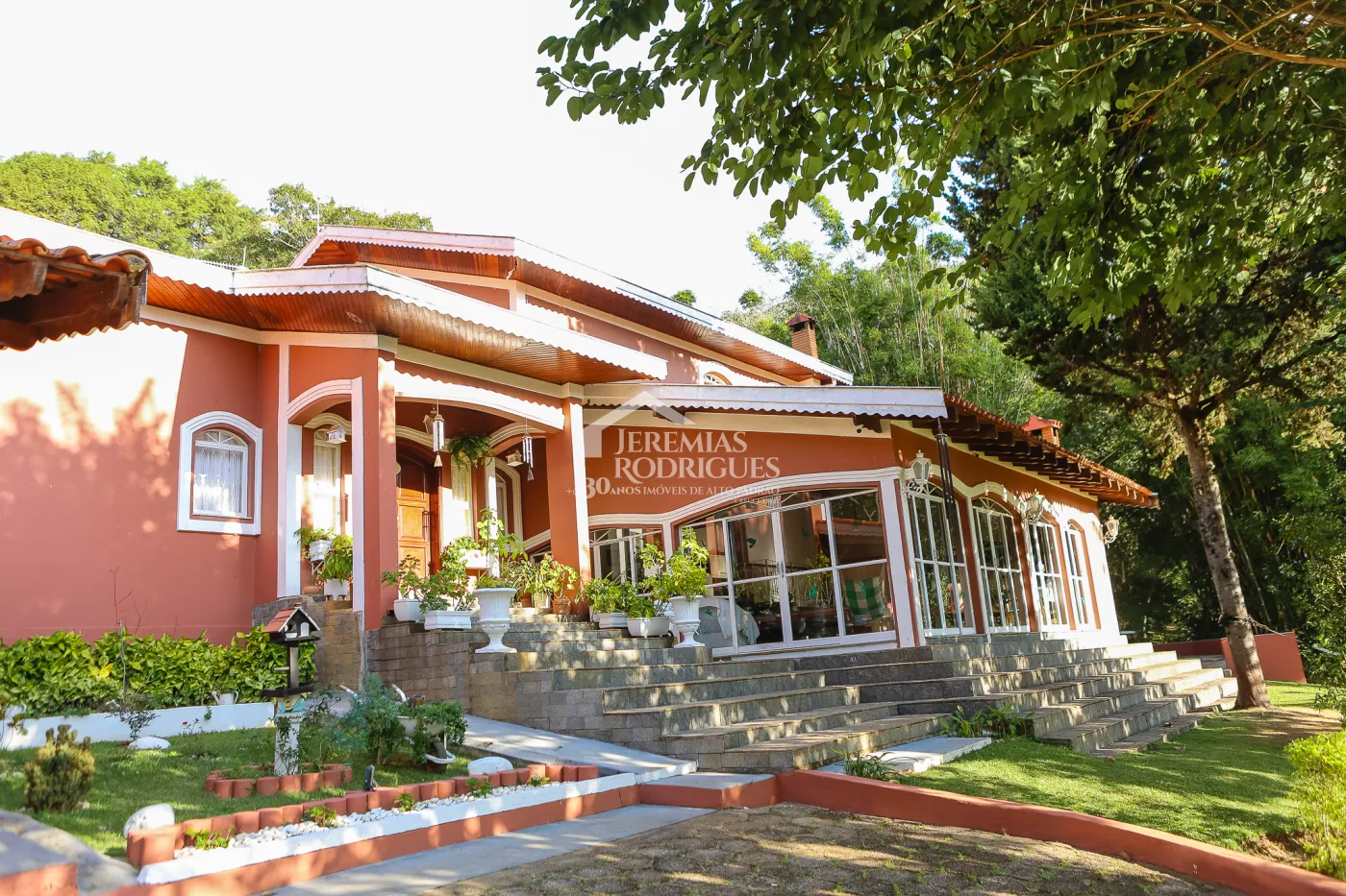 Chácara à venda no bairro do Sapucaí, em Sapucaí-Mirim/MG.