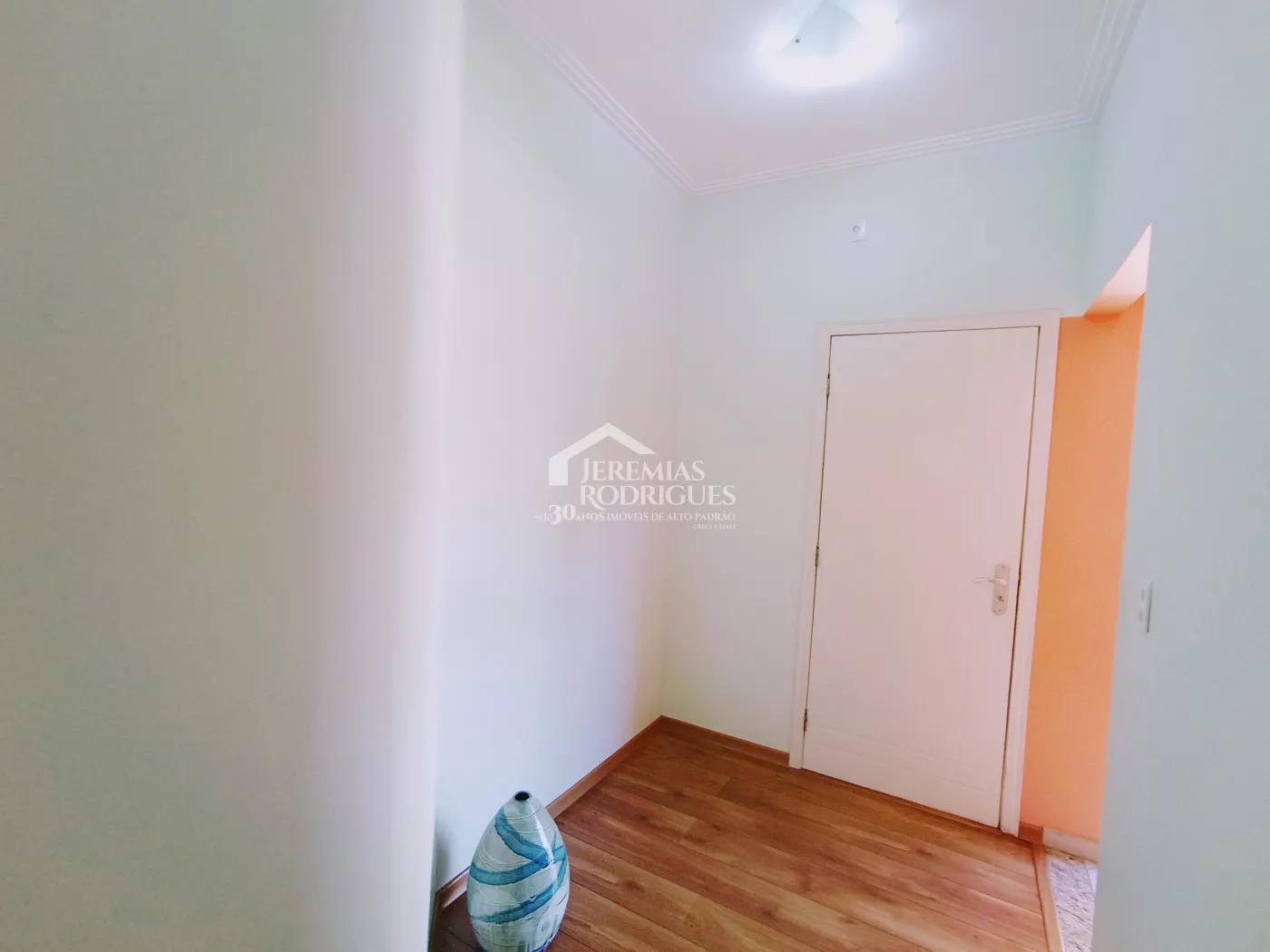 Casa à venda com 4 dormitórios no Condomínio Village Paineiras em Pindamonhangaba/SP