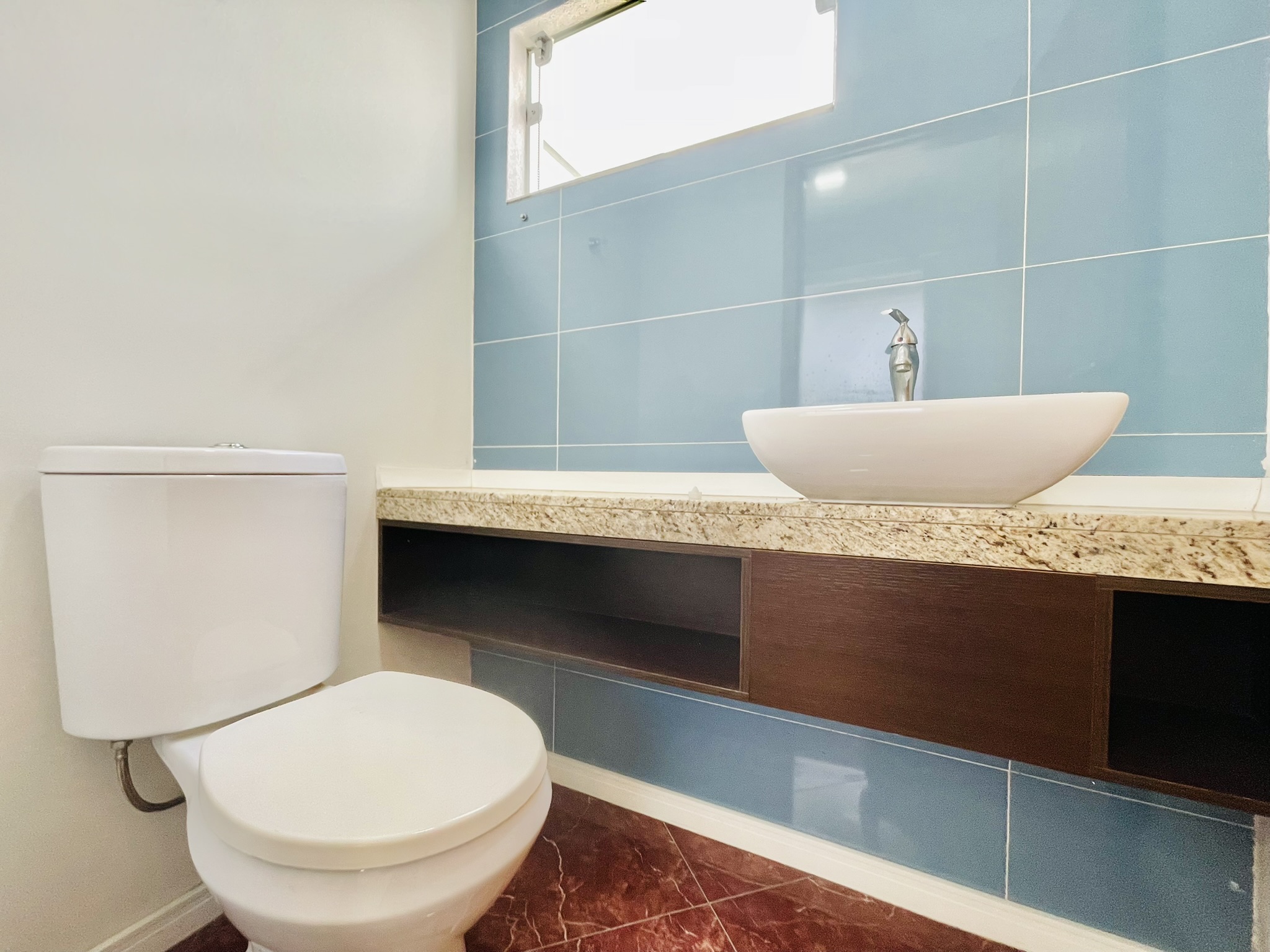 Casa à venda com 3 suítes no Condomínio Campos do Conde II em Tremembé/SP.